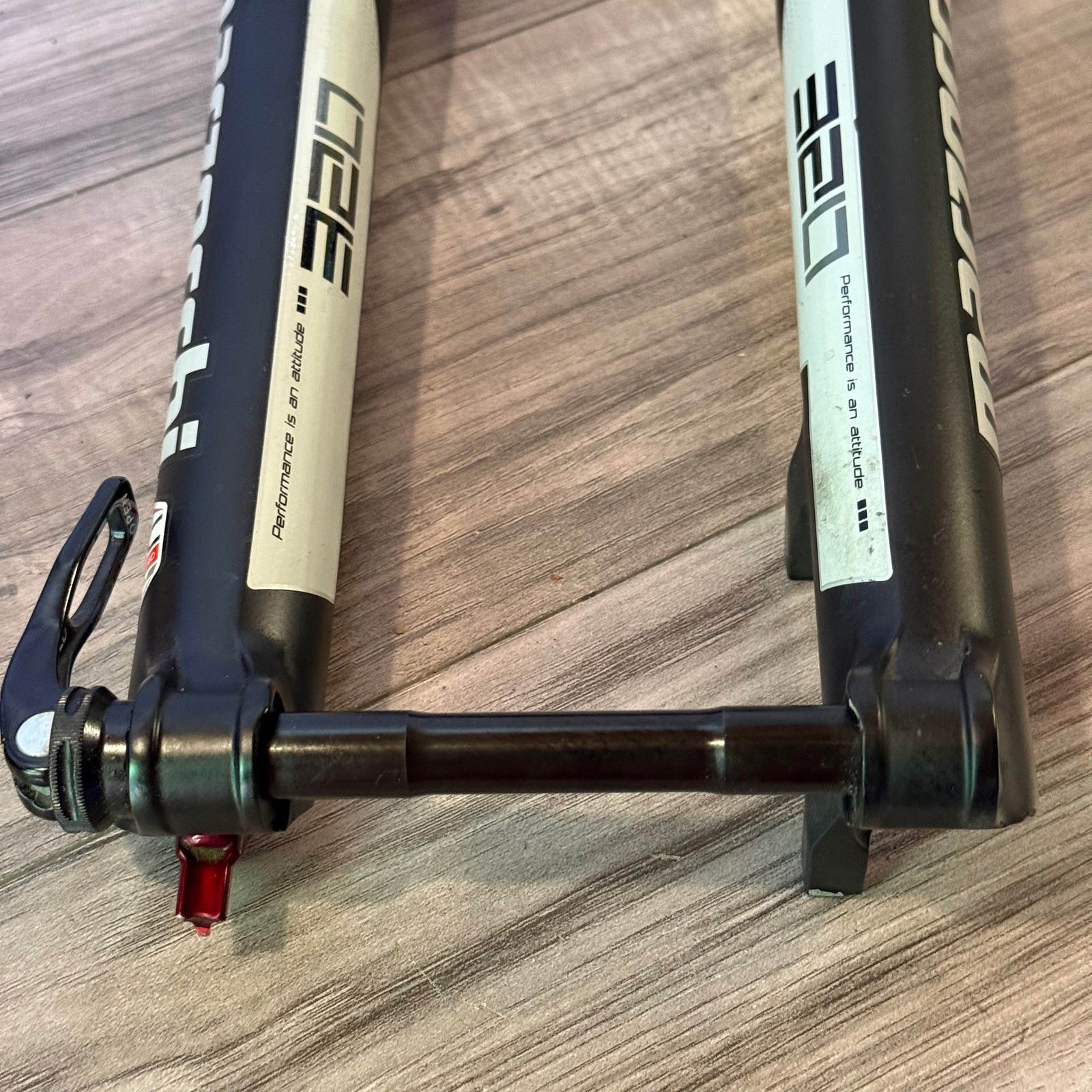 Marzocchi 320 LR 27.5 650b Fork 170 Taper Steerer 15mm x 100 Thru-Axle Non-Boost
