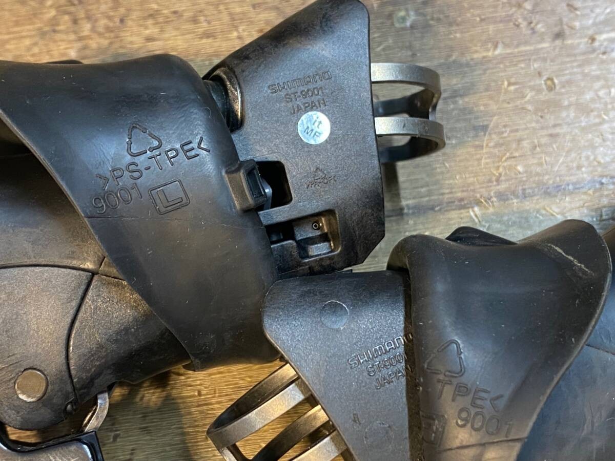 Shimano Dura-Ace ST-9001 STI Levers (2×11-Speed)
