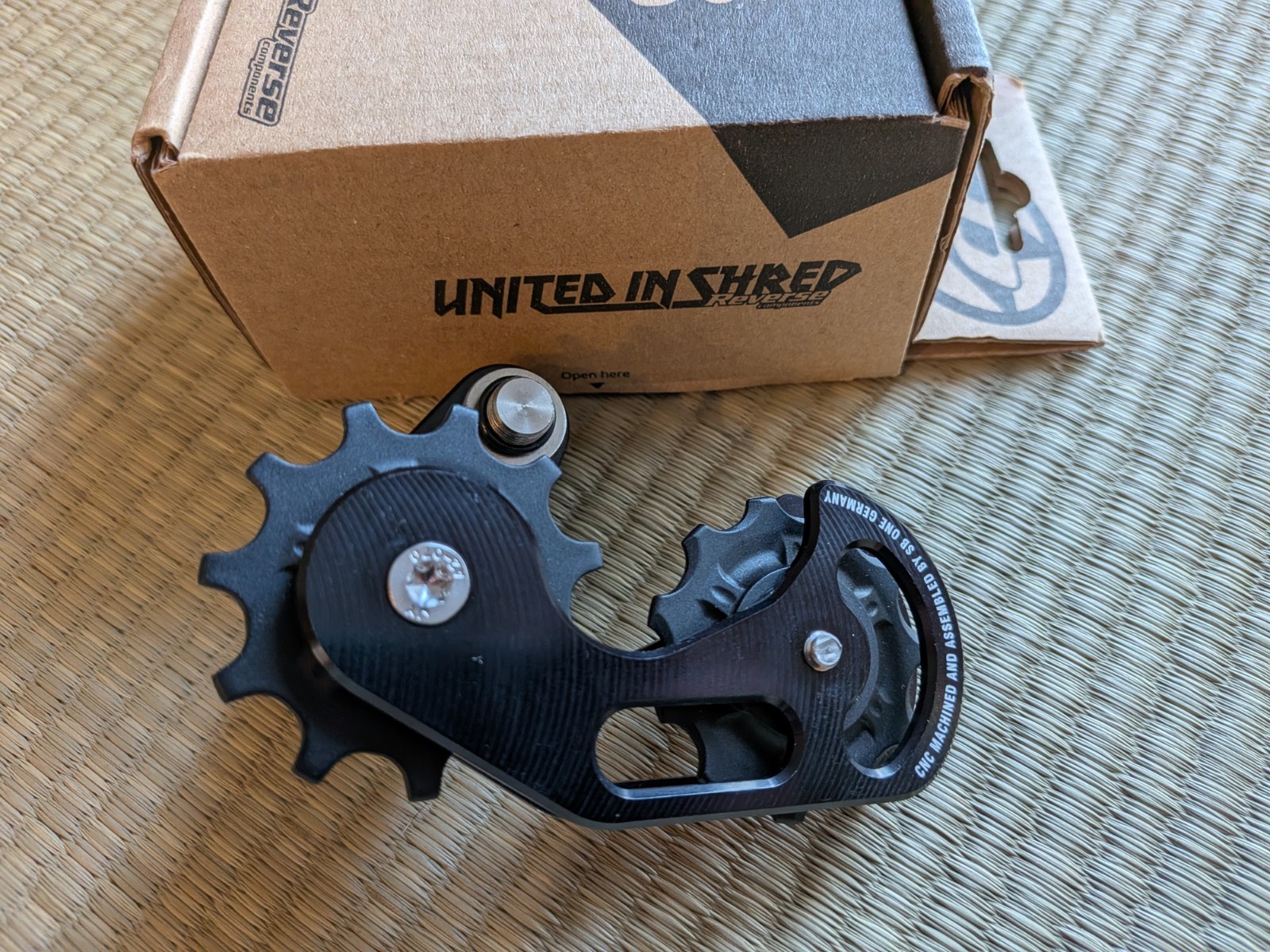Reverse Colab Chain Tensioner, Black (40221) – Brand New