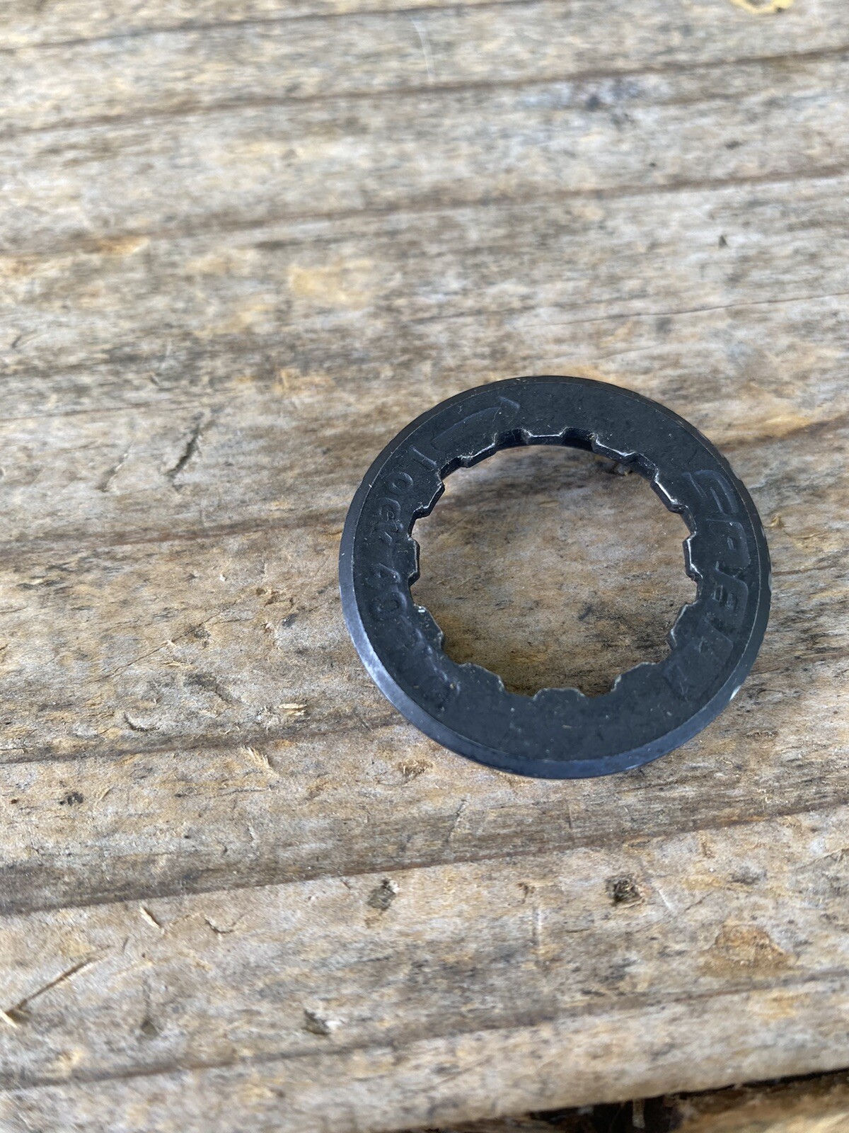 Black SRAM 40 Nm Road Bike Lock Ring