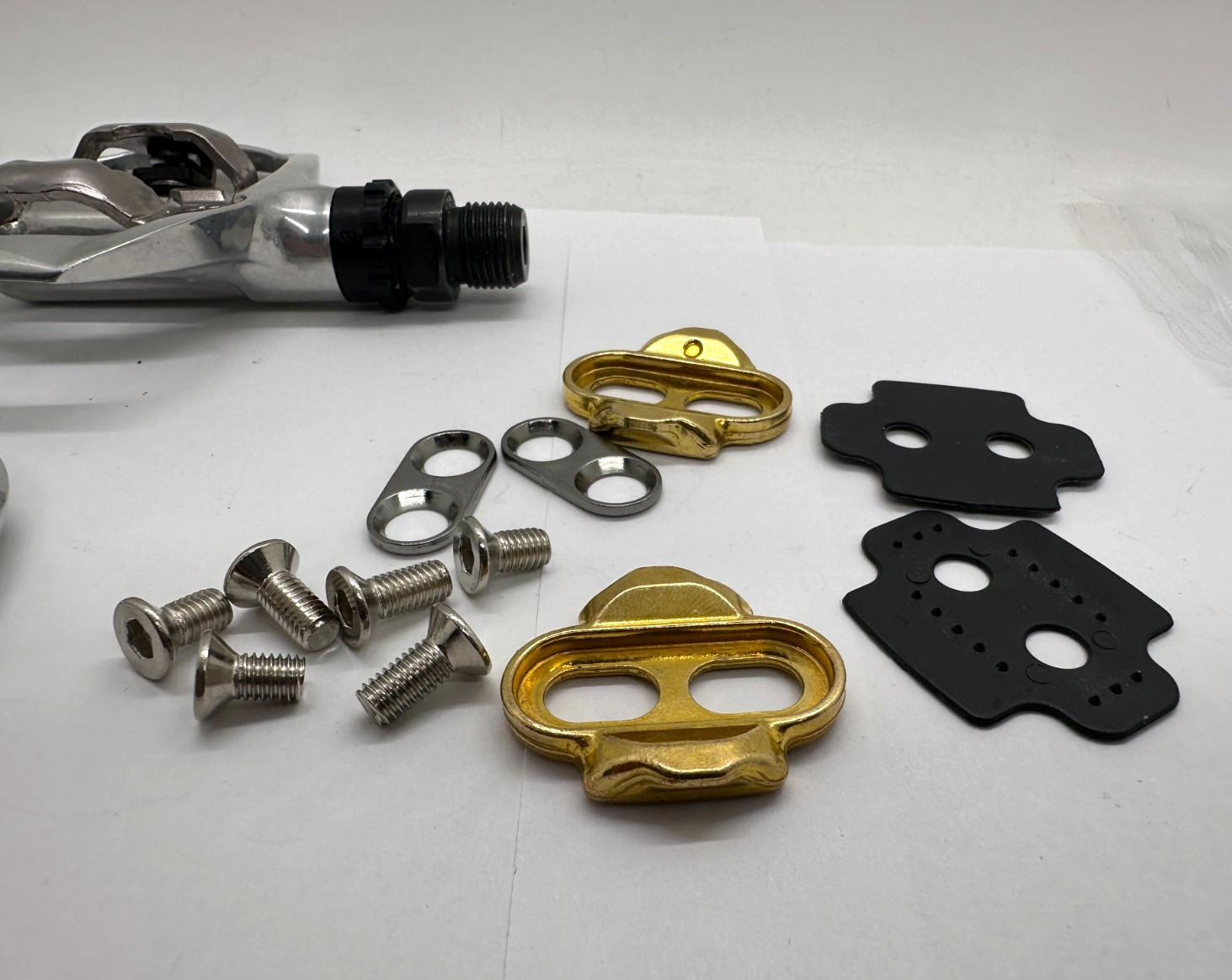Shimano SPD Cycling Pedals Spinning Mountain Bike PD-A520 MTB Clipless 2 BOLT