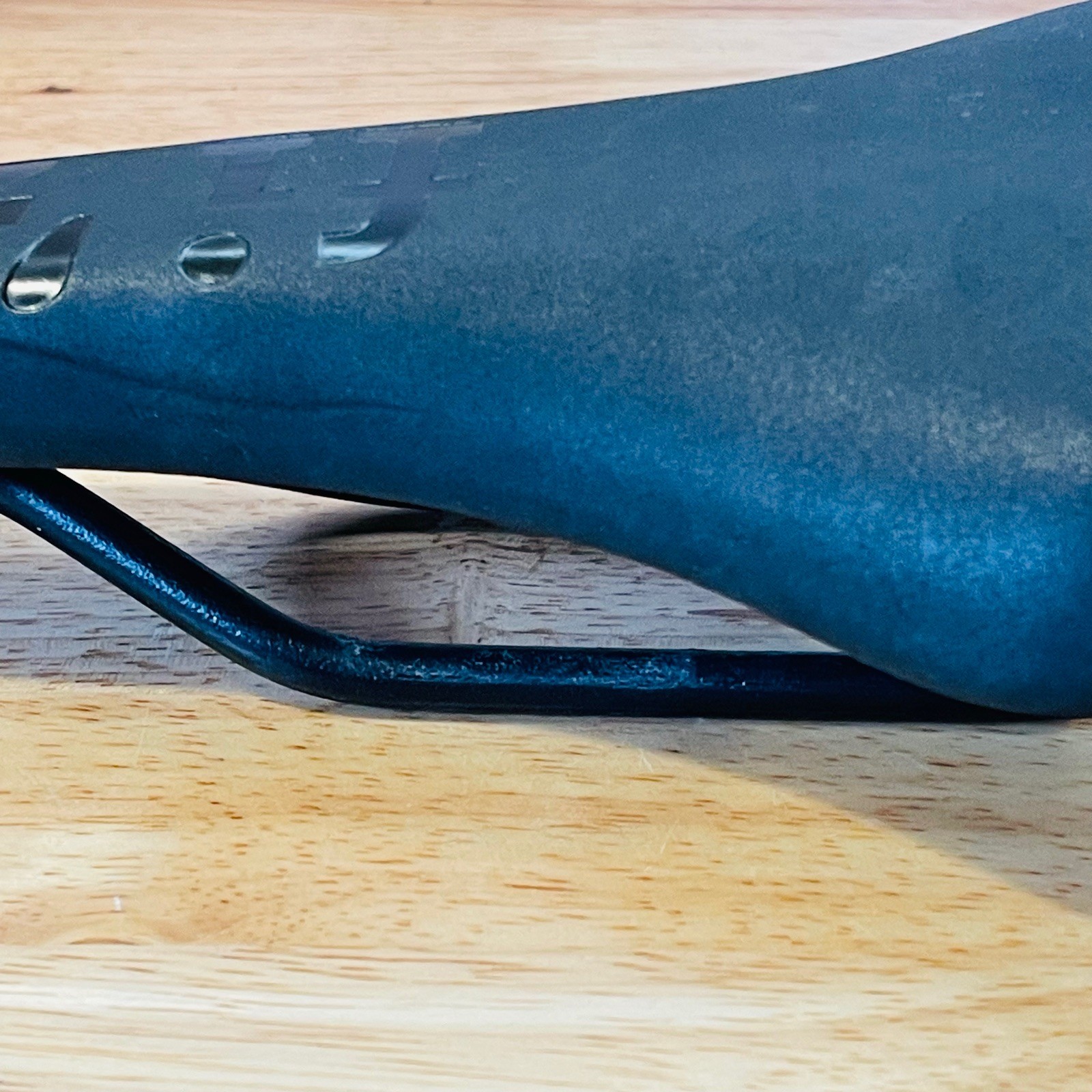 Fizik Tundra 2 Saddle Manganese Rails Black