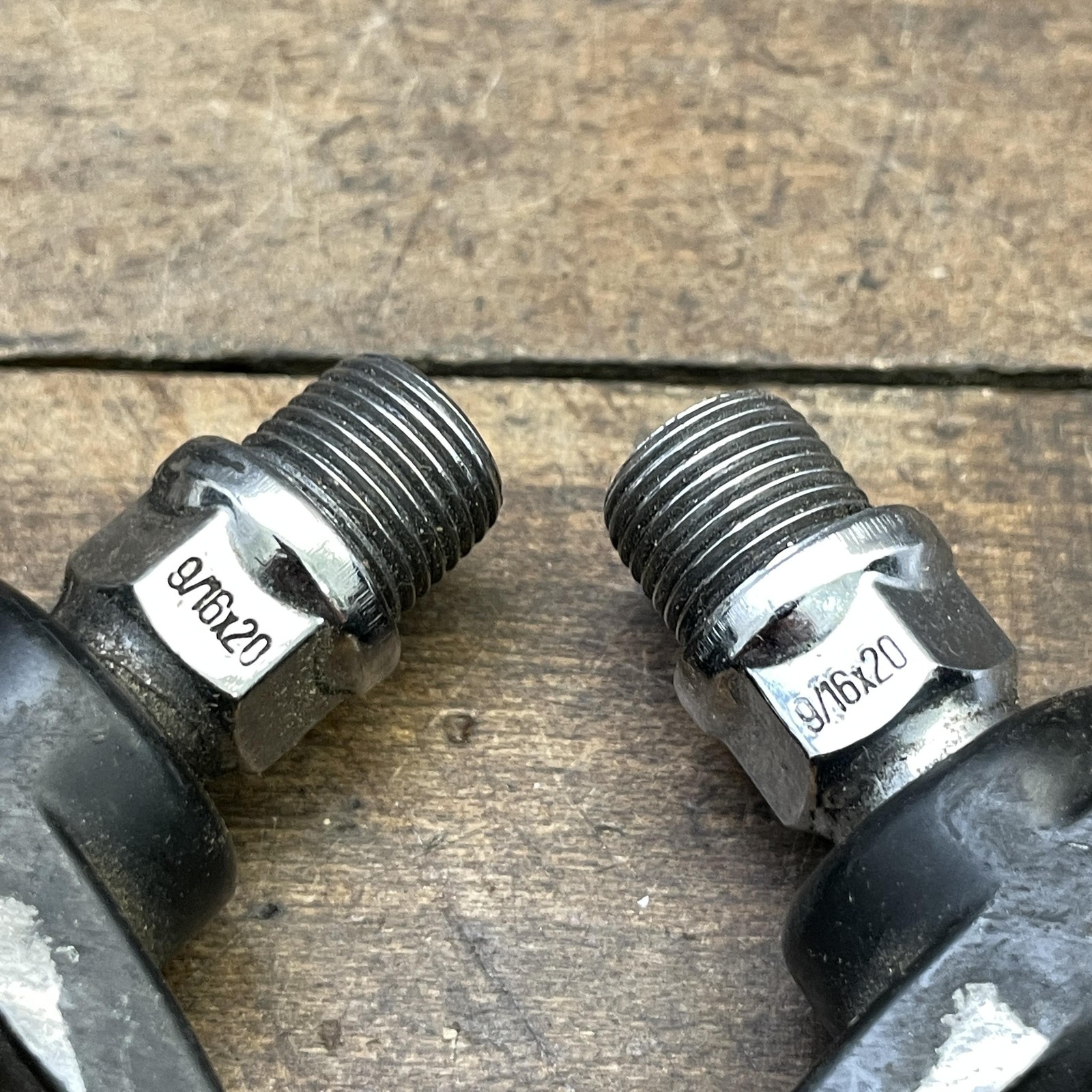Vintage Look Clipless Road Bike Pedals 9/16 Black Pair 470g Composite Used