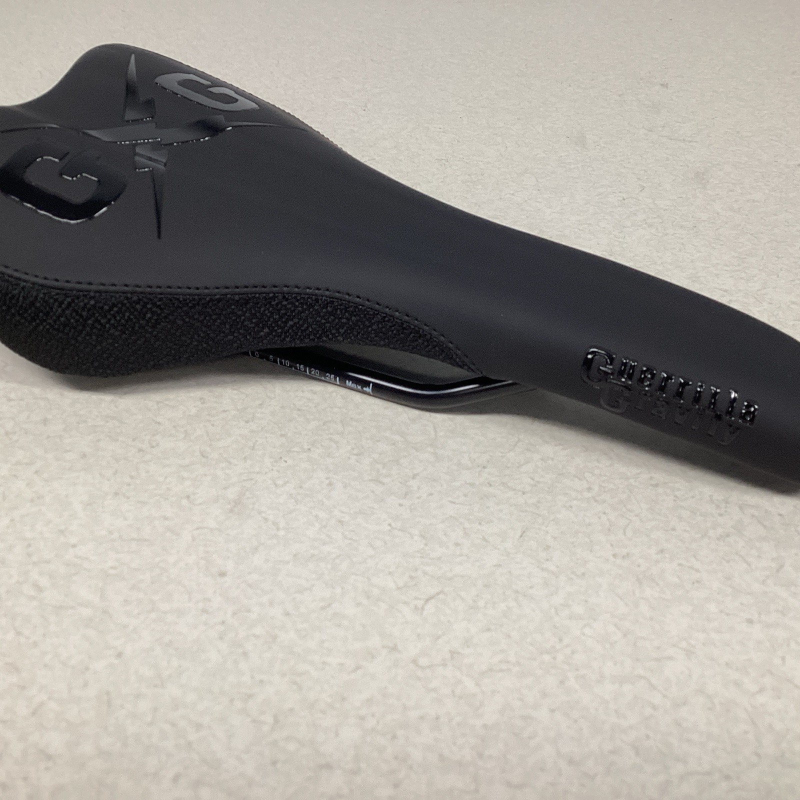 New SDG Radar Mountain Bike Saddle, Bicycle Seat – Black – Steel Rails 90’s MTB