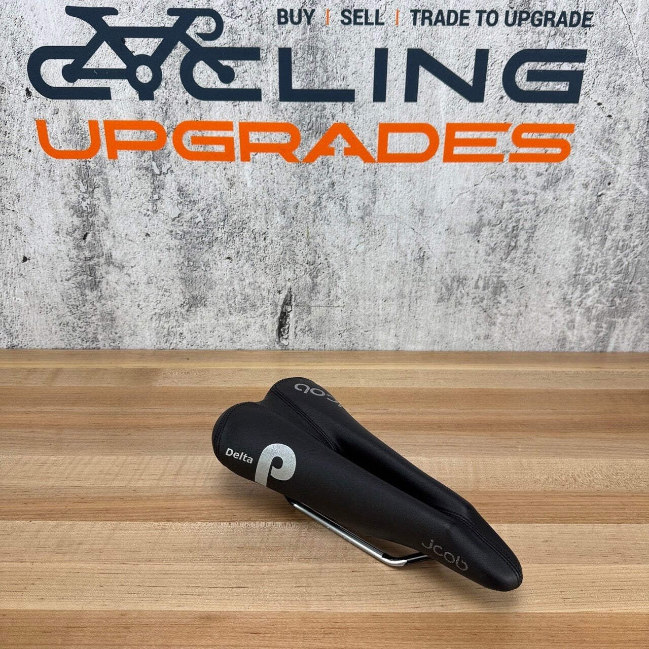 Low Mile! JCOB Delta P 7x7mm Hollow Cr-Mo Rails 130mm Bike Saddle 340g