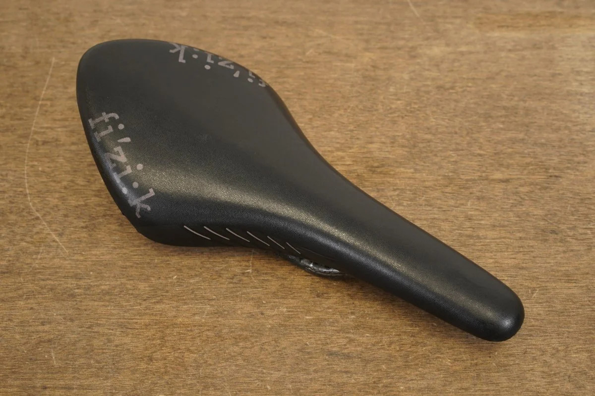 126mm (Regular) Fizik Arione R1 Carbon Rail Road Saddle 188g