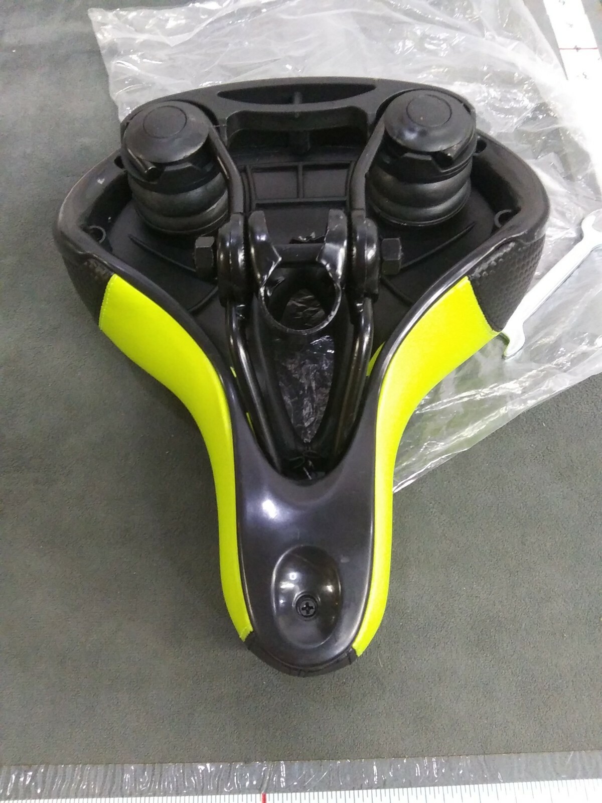 Bicycle Seat Black and Yellow Leather Bike Design new with reflector