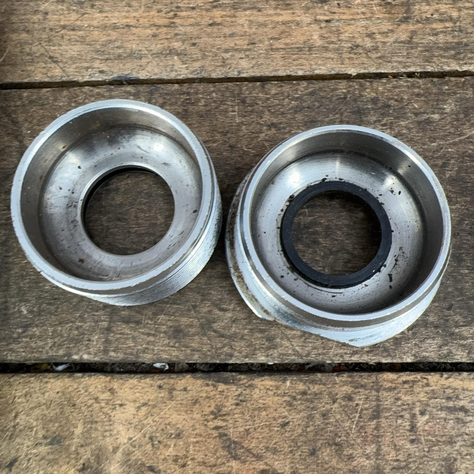 Vintage Shimano 600 BB-6400 Bottom Bracket 68mm BSA 113mm JIS Japan Road Bike