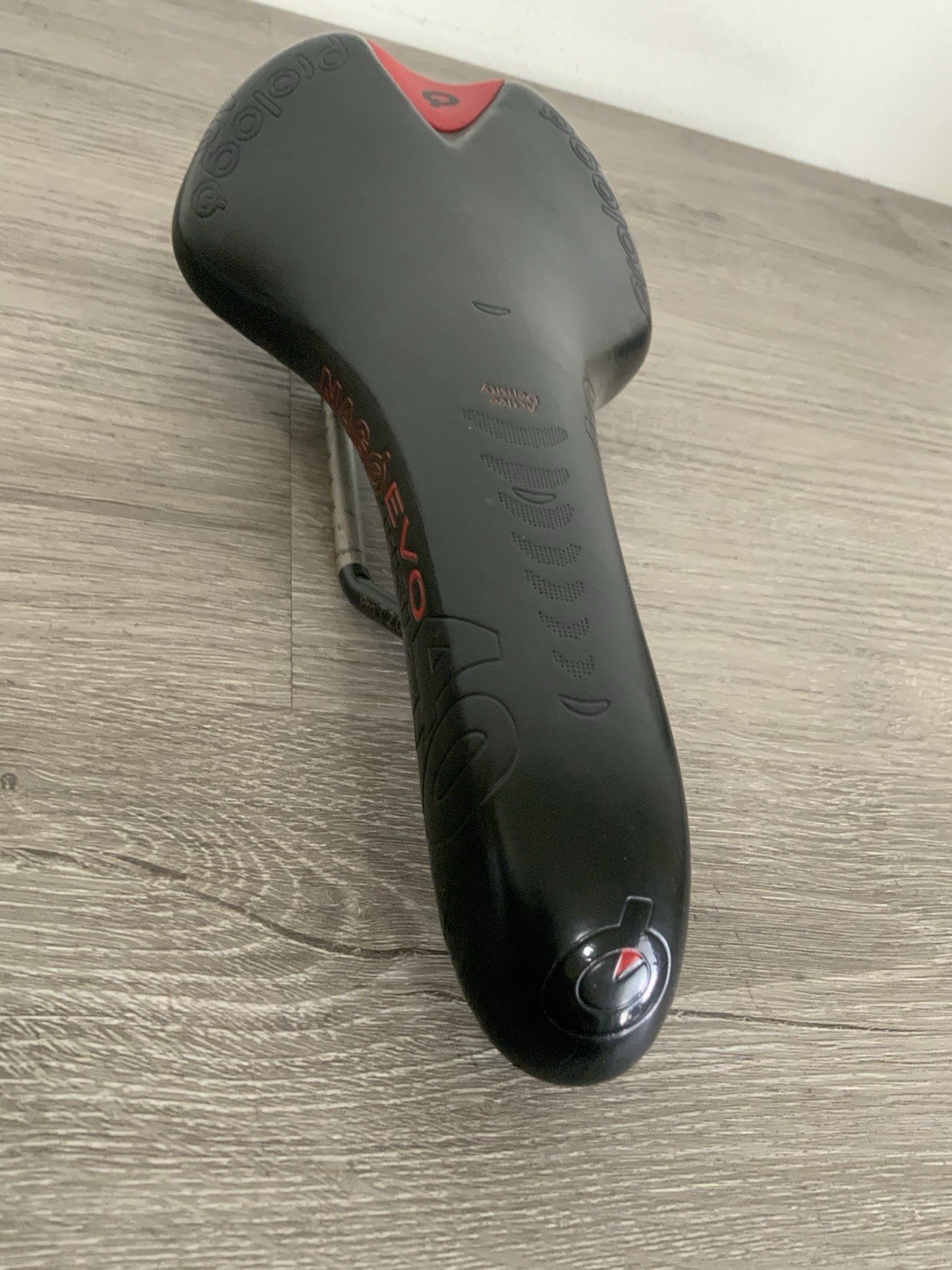 PROLOGO NAGO EVO 40 ROAD BIKE SADDLE 258 GRAMS 133 MM X 280 MM