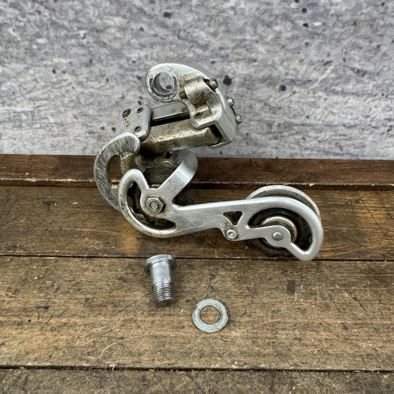 Vintage SunTour V-GT Luxe Rear Derailleur Long Cage Hanger Silver Japan Bolt