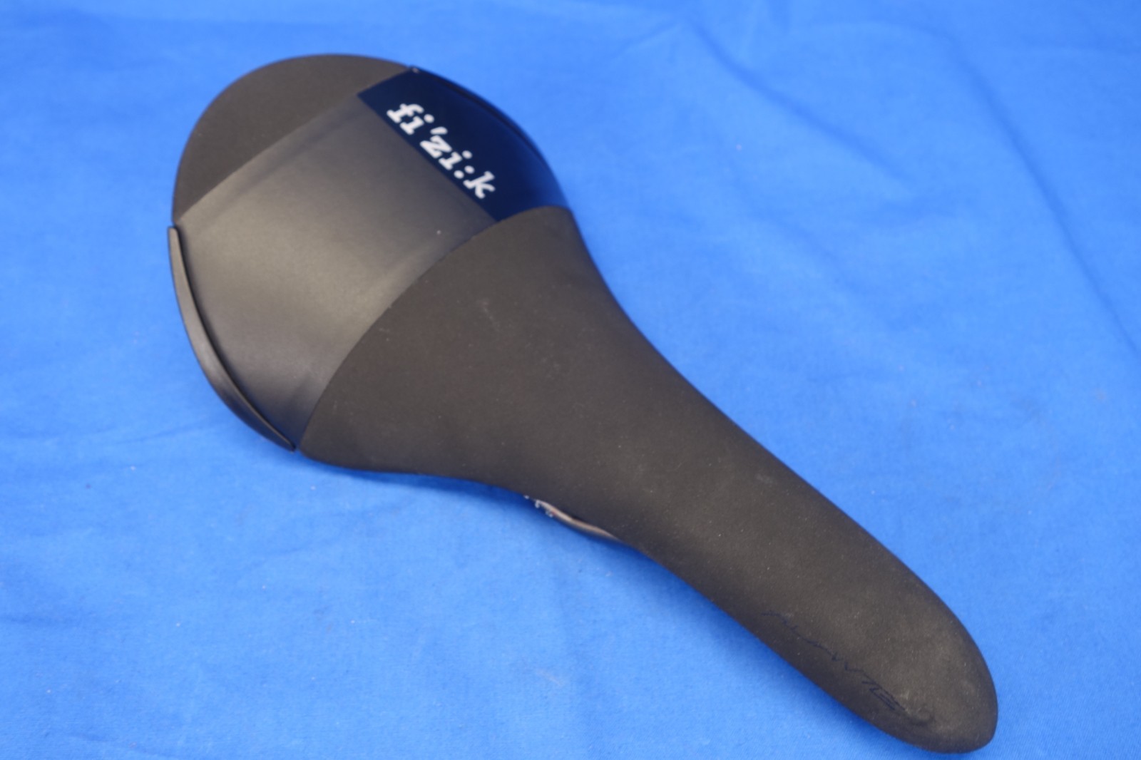 Fizik Aliante R3 Bike Saddle, Bicycle Seat, Kium Titanium Ti Alloy Rails