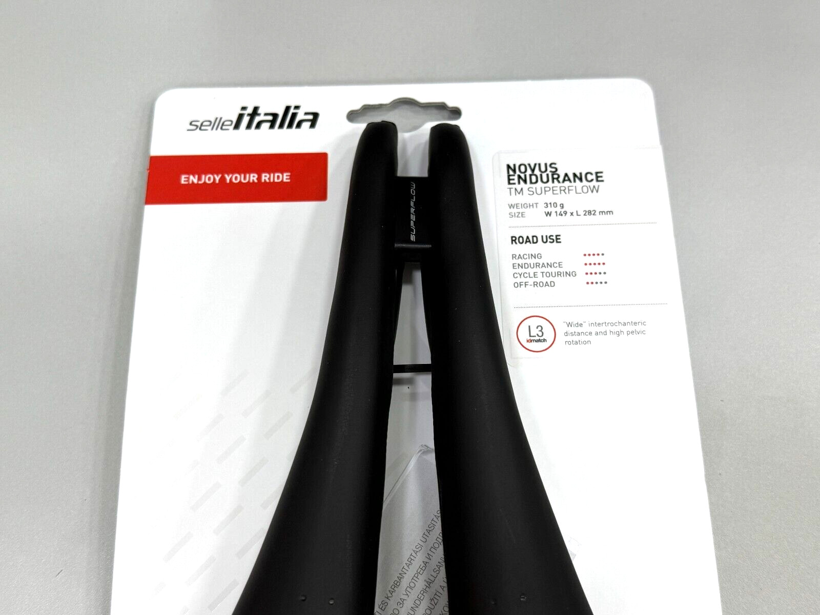 Selle Italia Novus Endurance TM Superflow Manganese Rail Saddle L3 (149x 282mm)