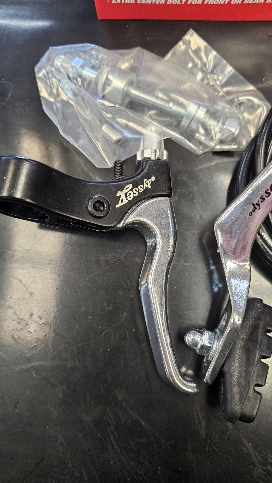 Odyssey 1999 break set Can be use for FRONT or REAR NEW