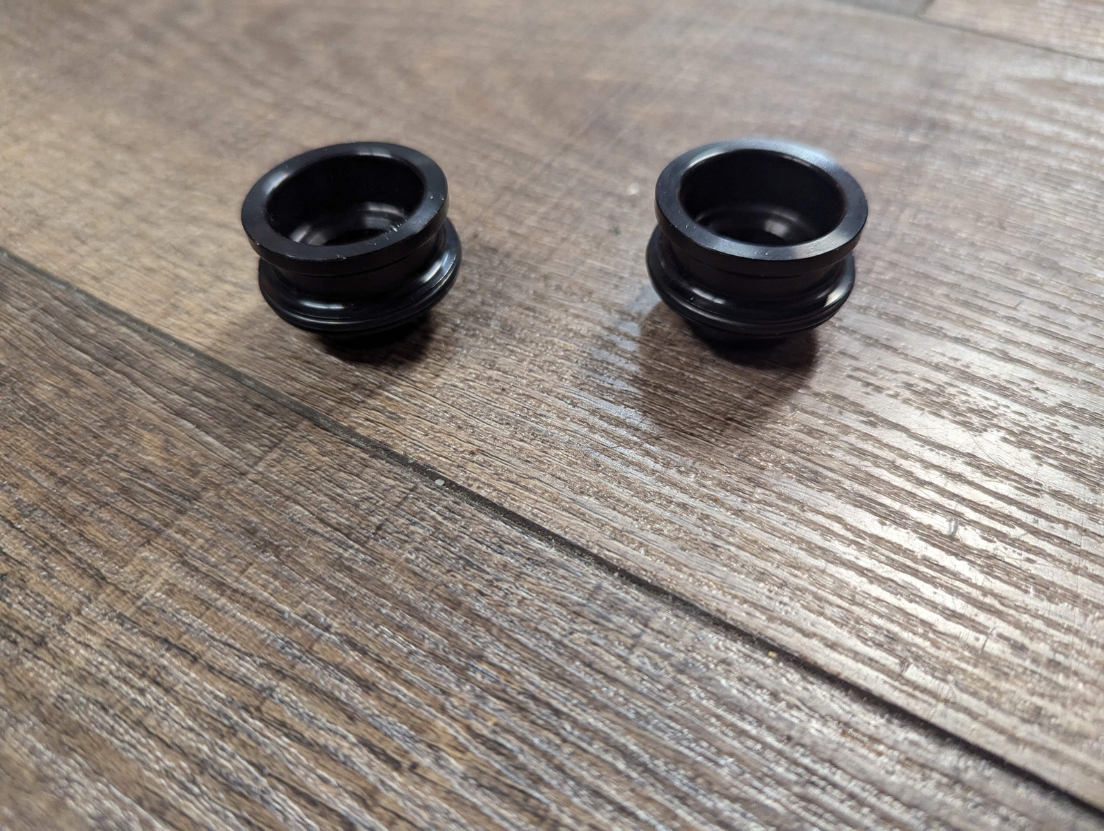 Industry Nine 6-Bolt Torch Front Axle End Cap Conversion Kit: Torque Cap 15mm x1