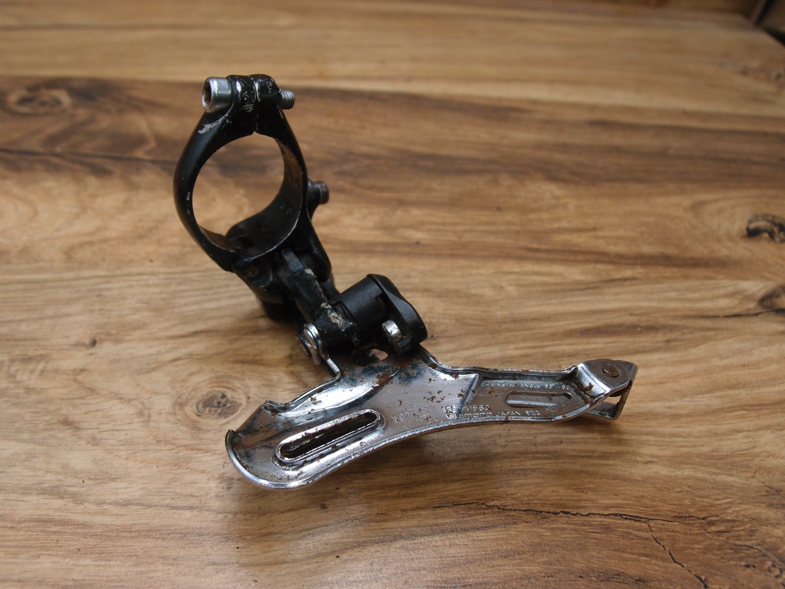 1995 front derailleur MTB Shimano Deore LX FD-M565 VIA Japan 31.8 mm bottom pull