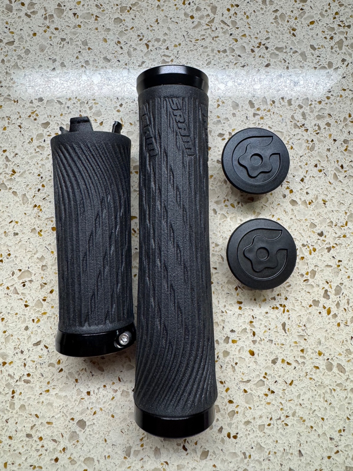 SRAM XX1 Eagle Grip Shift 1x Integrated Lock-On Grips One Set Black