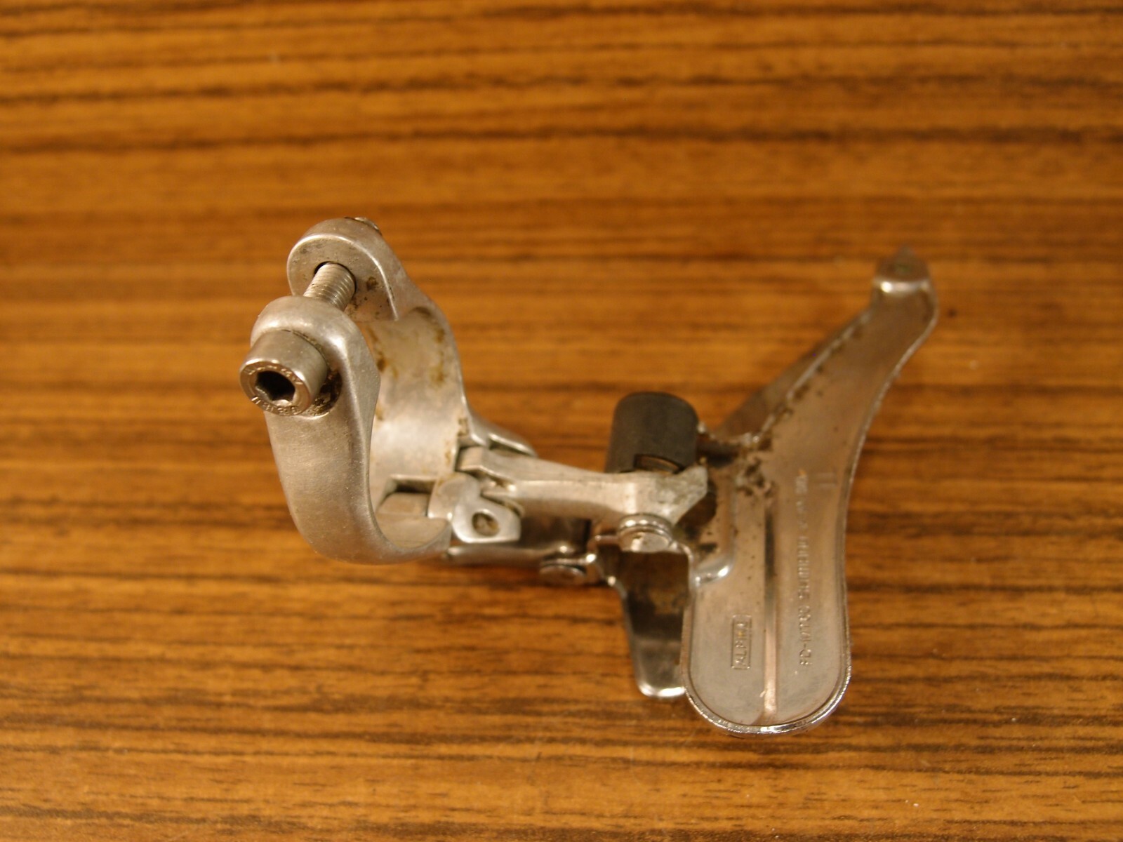 1987 MTB front derailleur Shimano Deore Alpine FD-MT60 VIA Japan bottom 28.6 mm