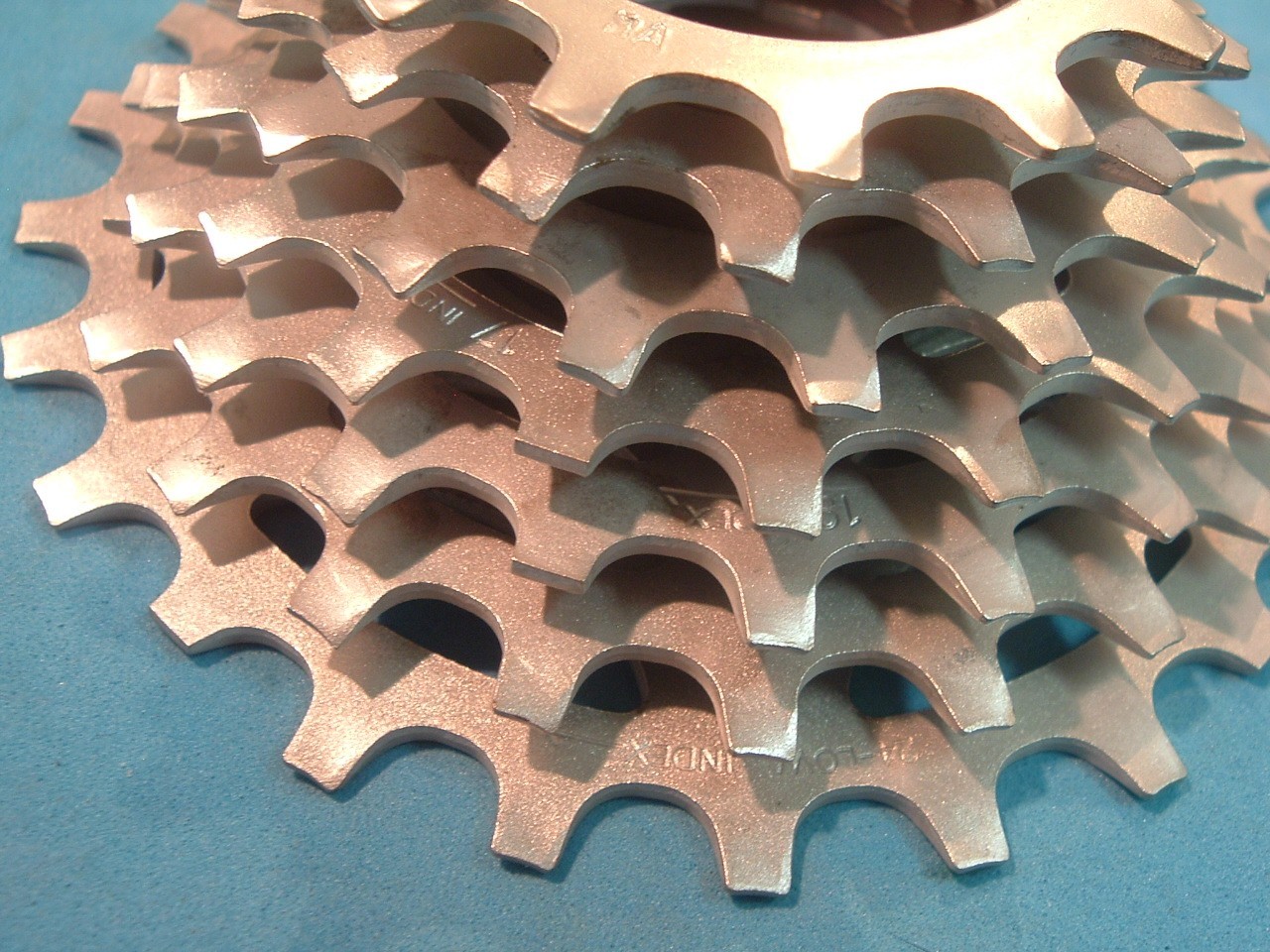 Shimano 600 Ultegra 7-Spd 13-24T CS-6400 UniGlide Road Cassette NEW / NOS-NIB+