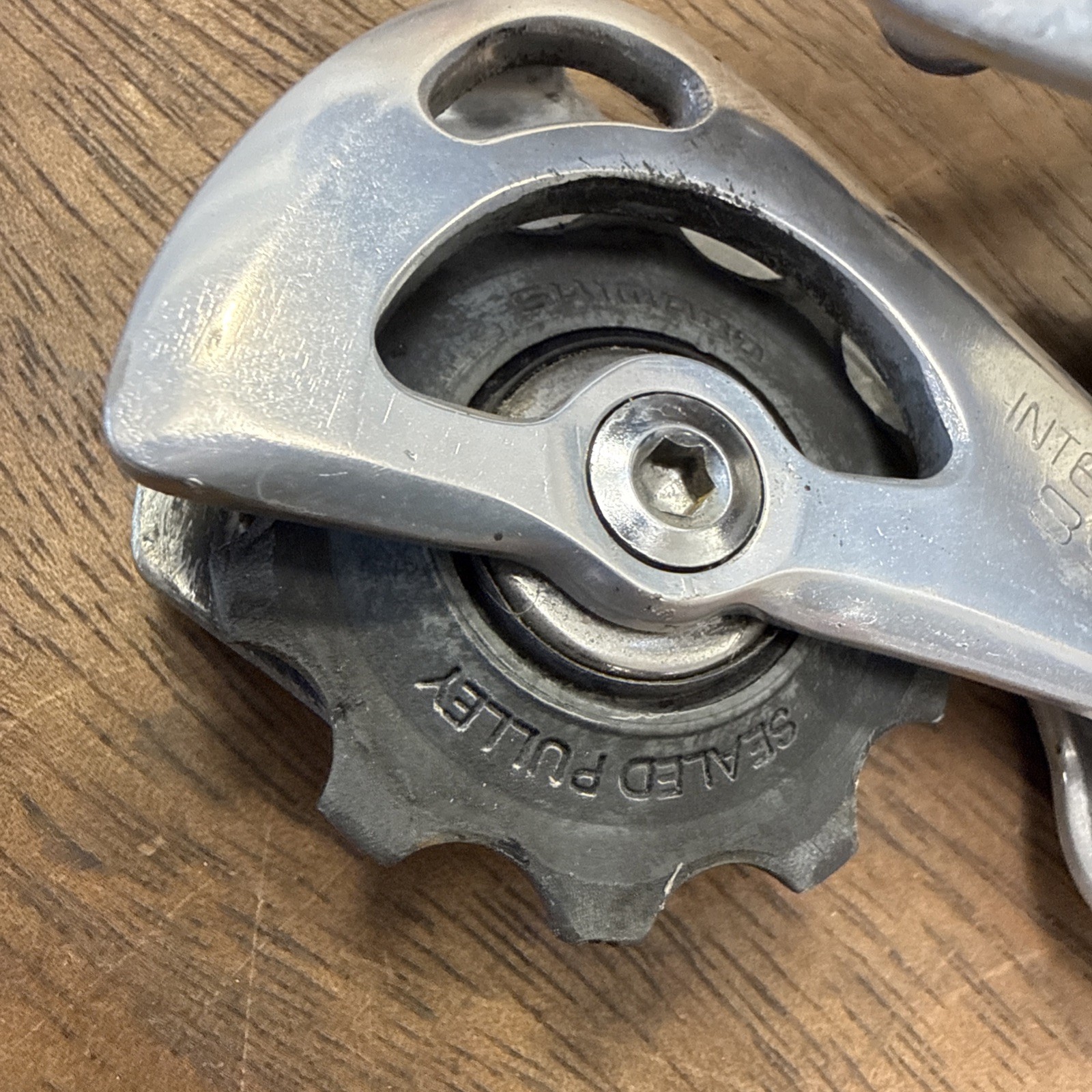 Shimano Ultegra 600 Tri Color RD-6401 8 Speed Short Cage Rear Derailleur