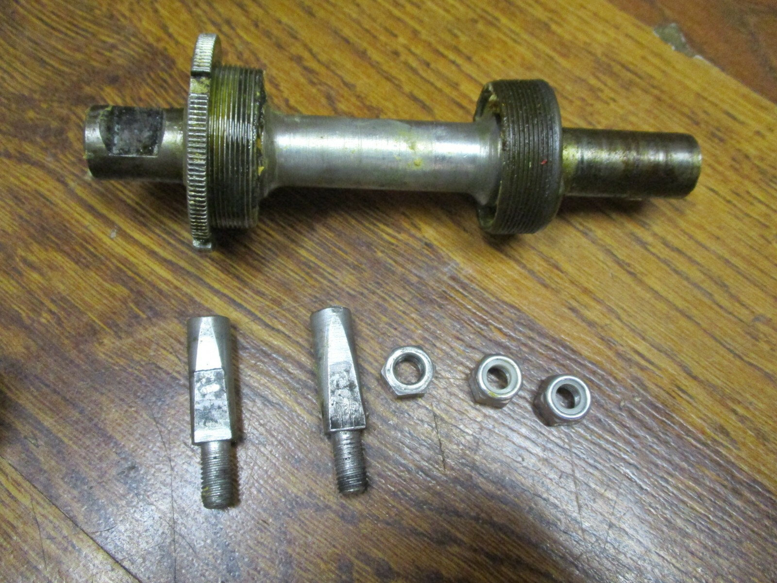 VINTAGE NERVAR 52/40T COTTER PINED CRANK SET CHAIN GUARD BOTTOM BRACKET PEDALS