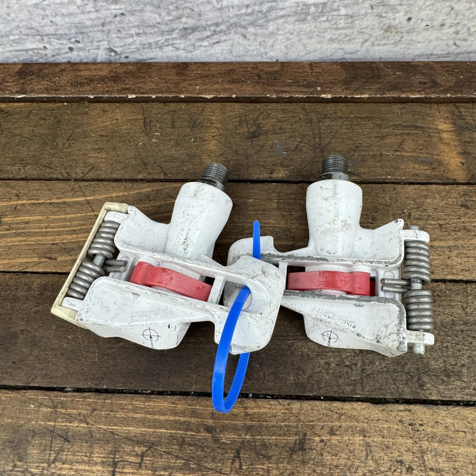 Vintage TIME Racing Bioperformance Clipless Road Bike Pedals 9/16 White Pair