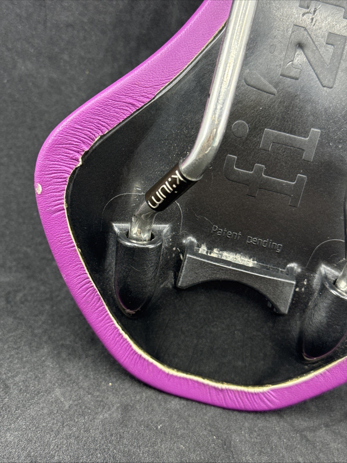 fi:zi’k Antares VS TEST Purple 142mm K:ium Rail Saddle EXCELLENT USED