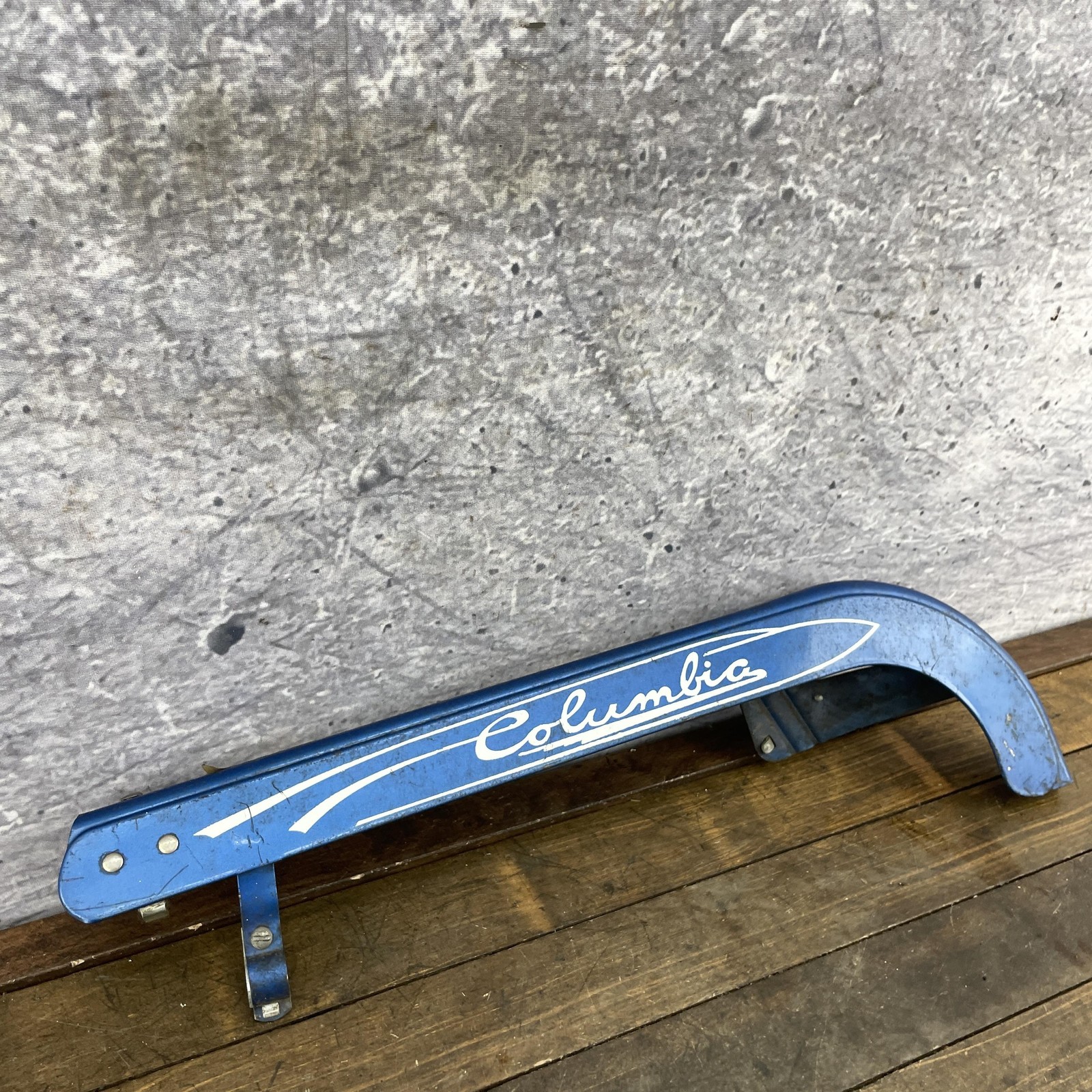 Vintage Columbia Bicycle Chain Guard Torpedo Built-In Chain Oil Port Blue Metal