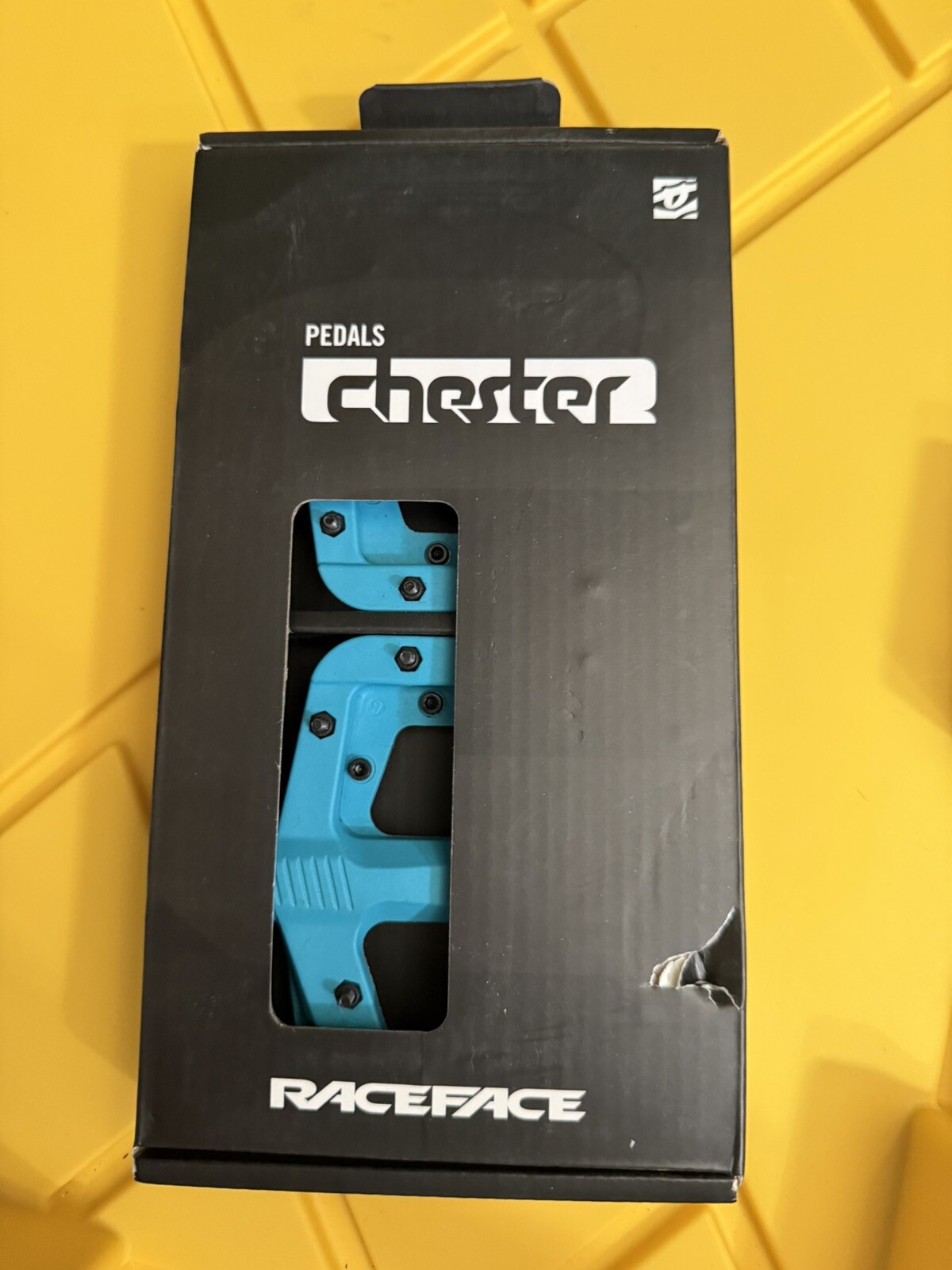 RaceFace Chester Platform Pedals 9/16 Turquoise MTB BMX Composite Sealed NEW !
