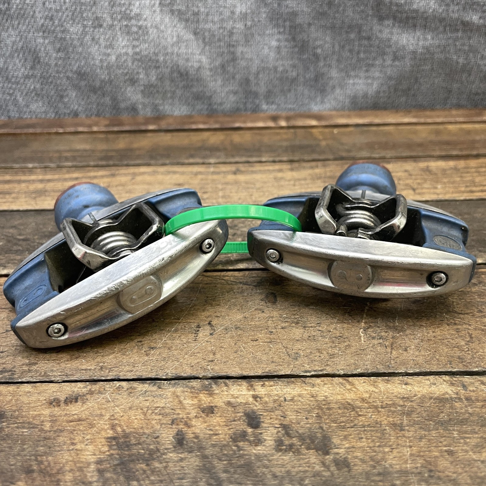 Crankbrothers Quattro Clipless Bike Pedals 9/16 Blue Pair 320g Road Gravel