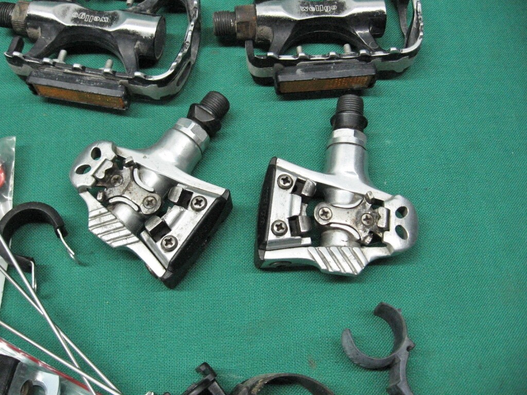 Vintage Odd Lot Of Bicycle Air Pumps, Wellgo Pedals, Reflectors Misc.