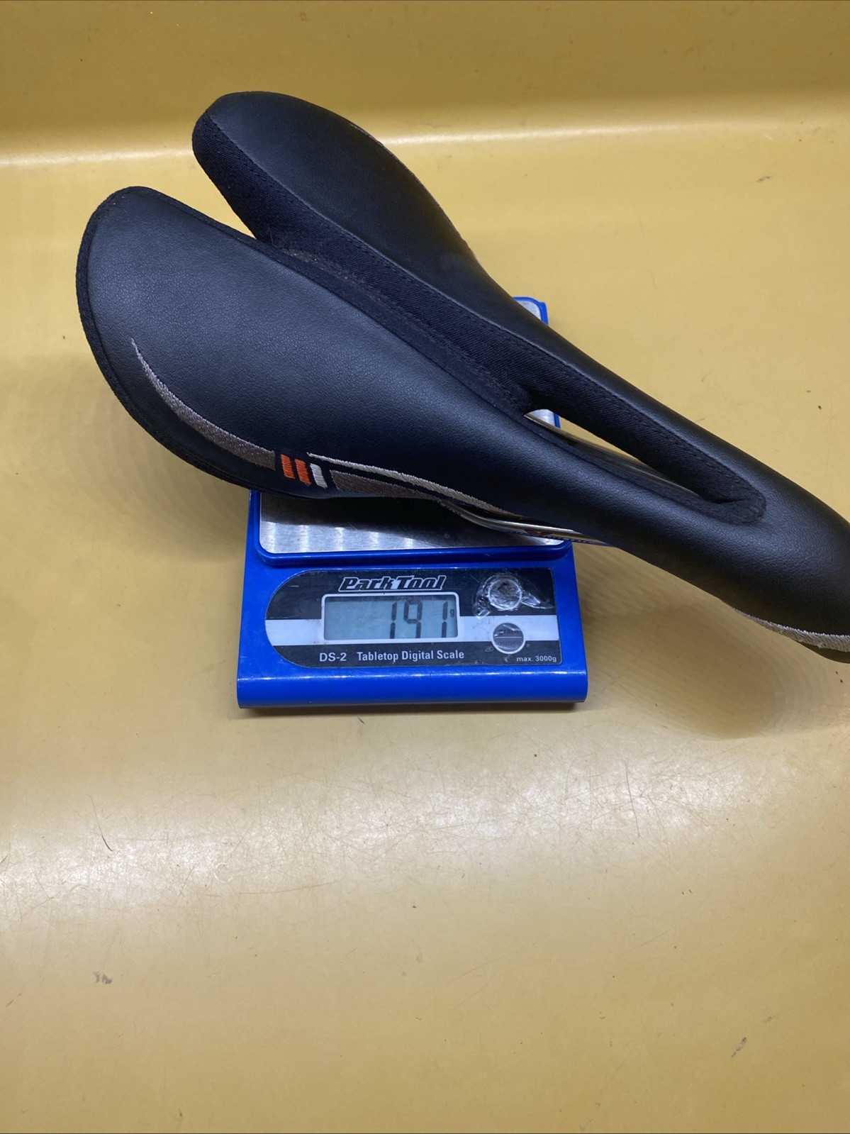 Black Bontrager 270mm x 130mm Titanium Rail Saddle