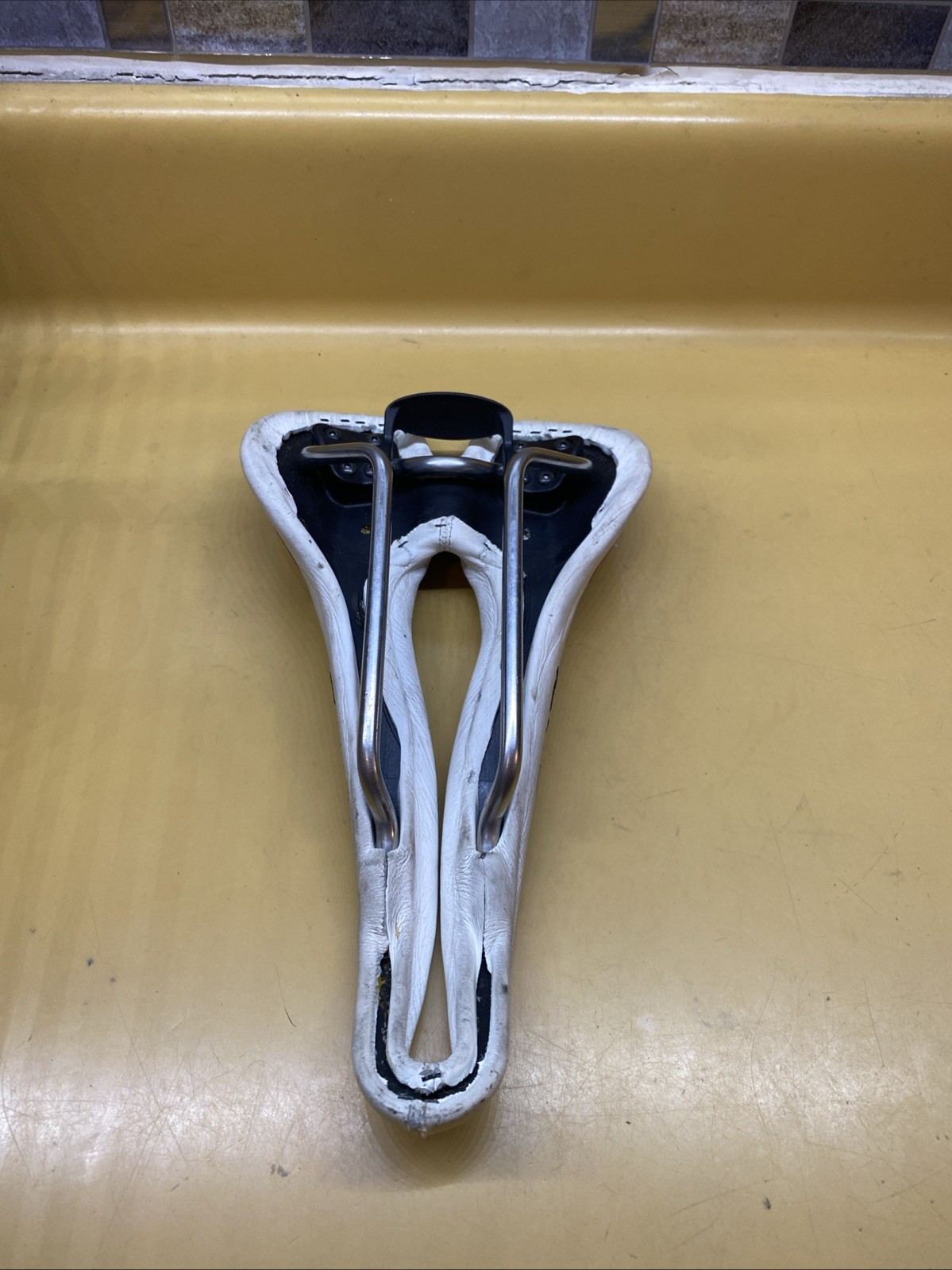 Selle SMP Pro White Leather 270mm x 150mm Titanium Rail Saddle