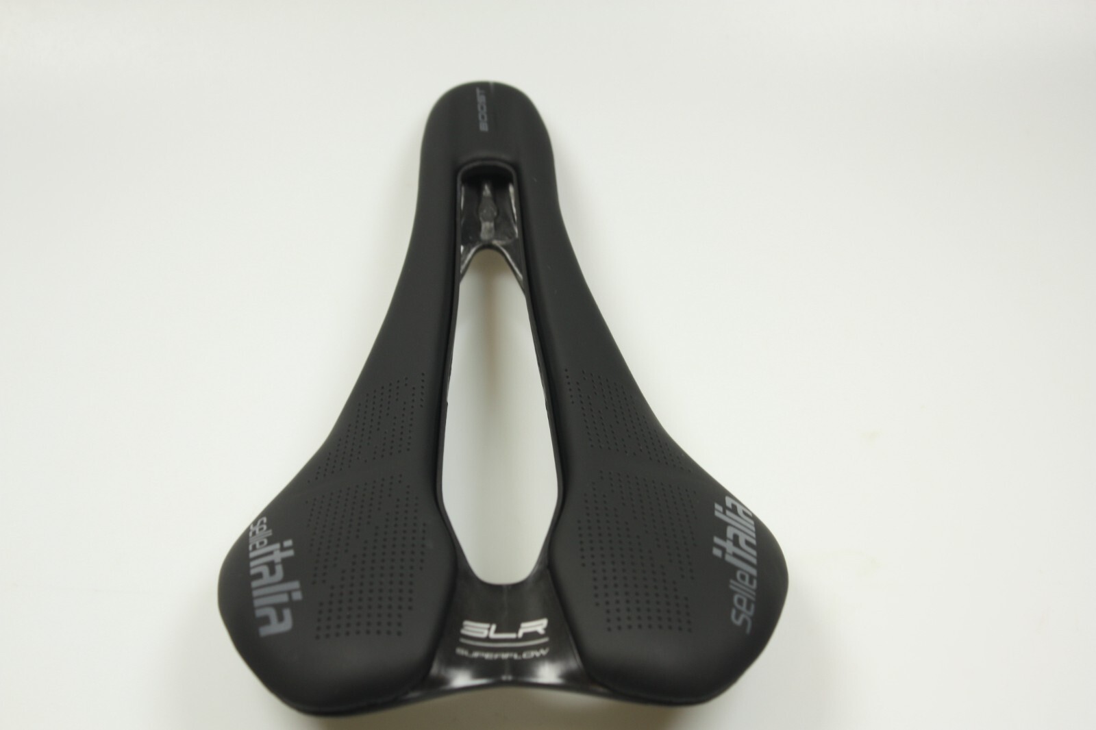 Selle Italia SLR Boost Kit Carbonio SuperFlow Saddle (145x248mm) – L3 – 130g