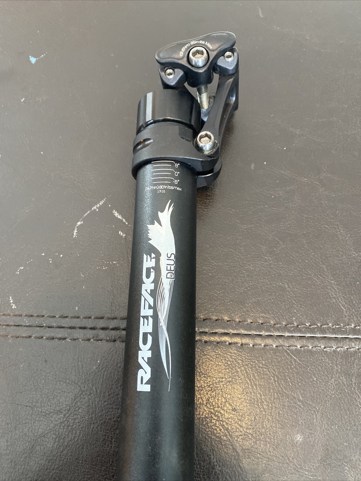 Race Face 30.9x365mm Deus Set Back Seat Post