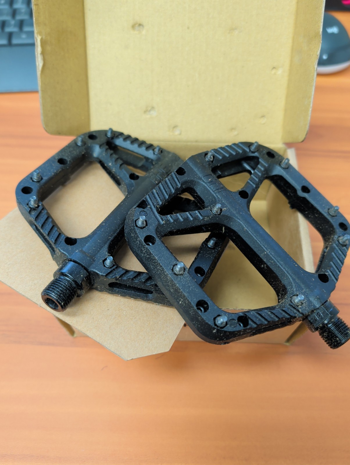 Black – OneUp Components Composite Pedals – Lightweight, Flat Bike Pedals (MTB)