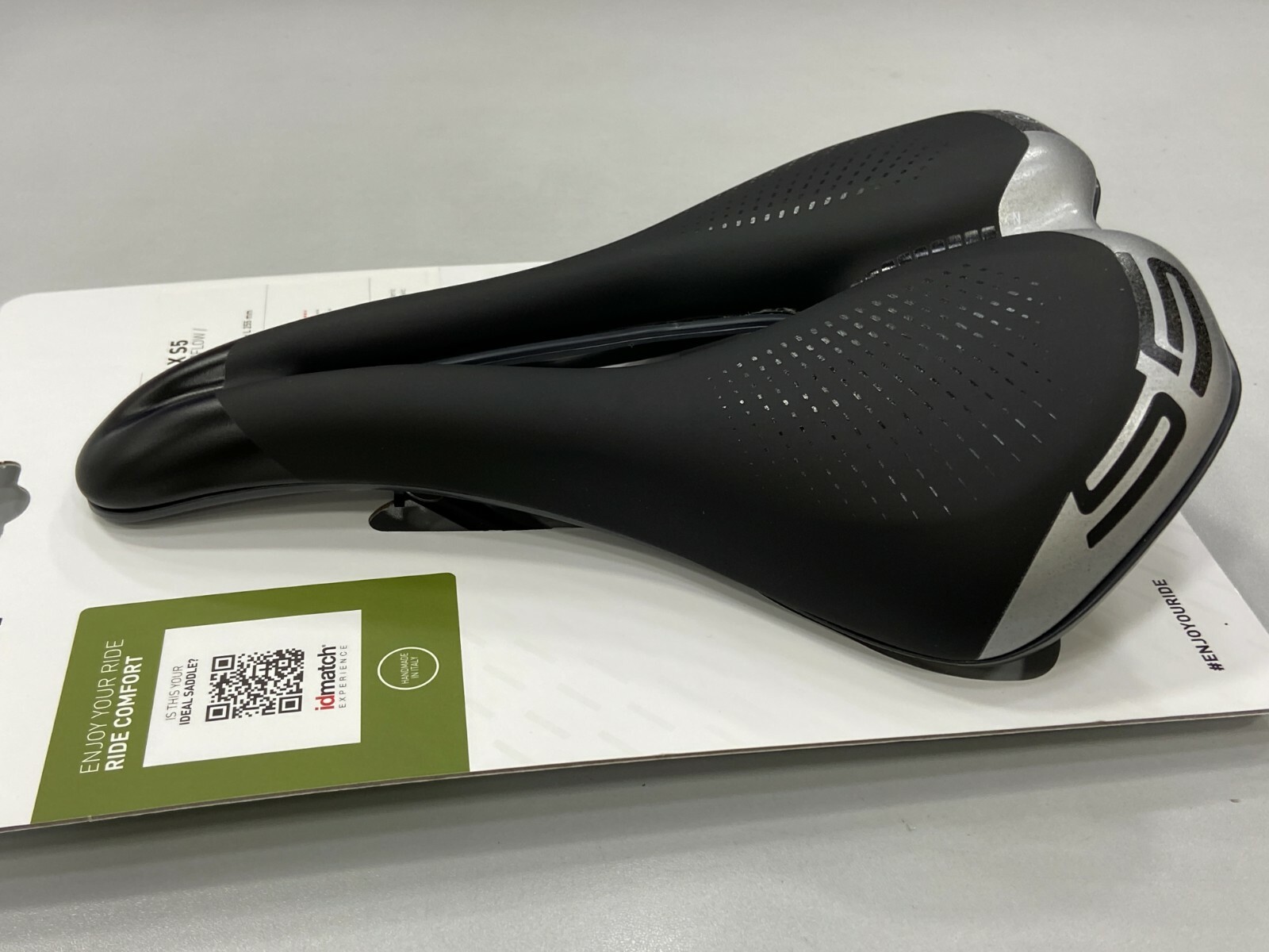Selle Italia Max S5 Superflow L3 180x255mm FeC Alloy Rail Road Saddle (Black)
