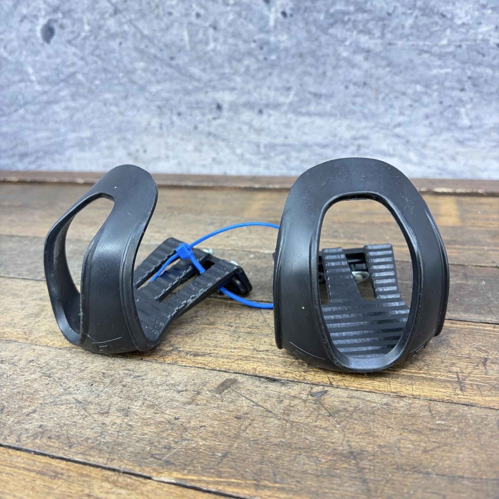Vintage GT Toe Clips Black 90s MTB Plastic Pair Bike Pedal 85g Cycling