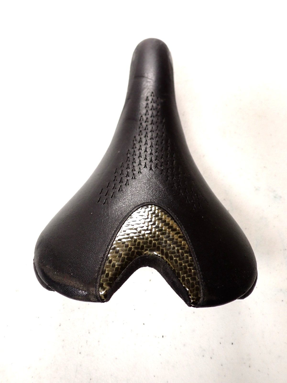 Fizik Aliante Twin Flex Road Bike Perforated Saddle with Carbon Braided Rails
