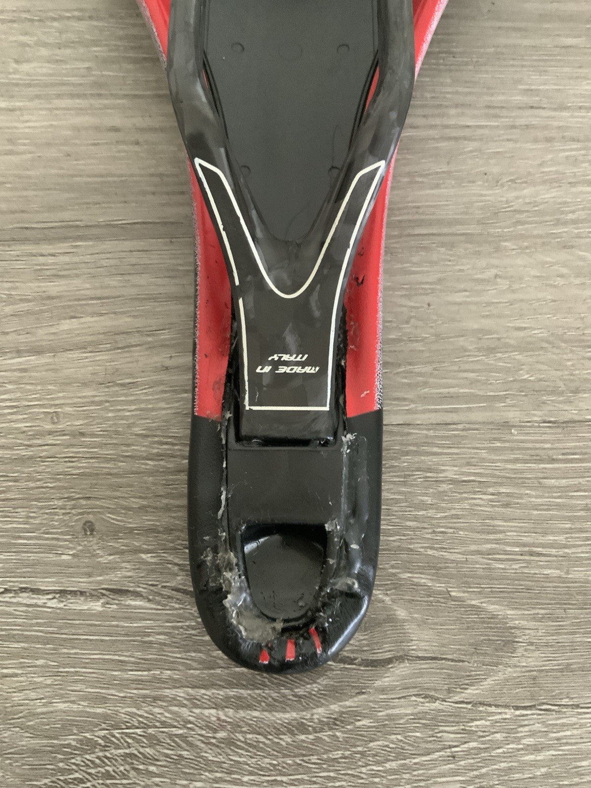 SELLE ITALIA TEAM EDITION SADDLE CARBON STAYS 202 GRAM 130 MM X 280 MM