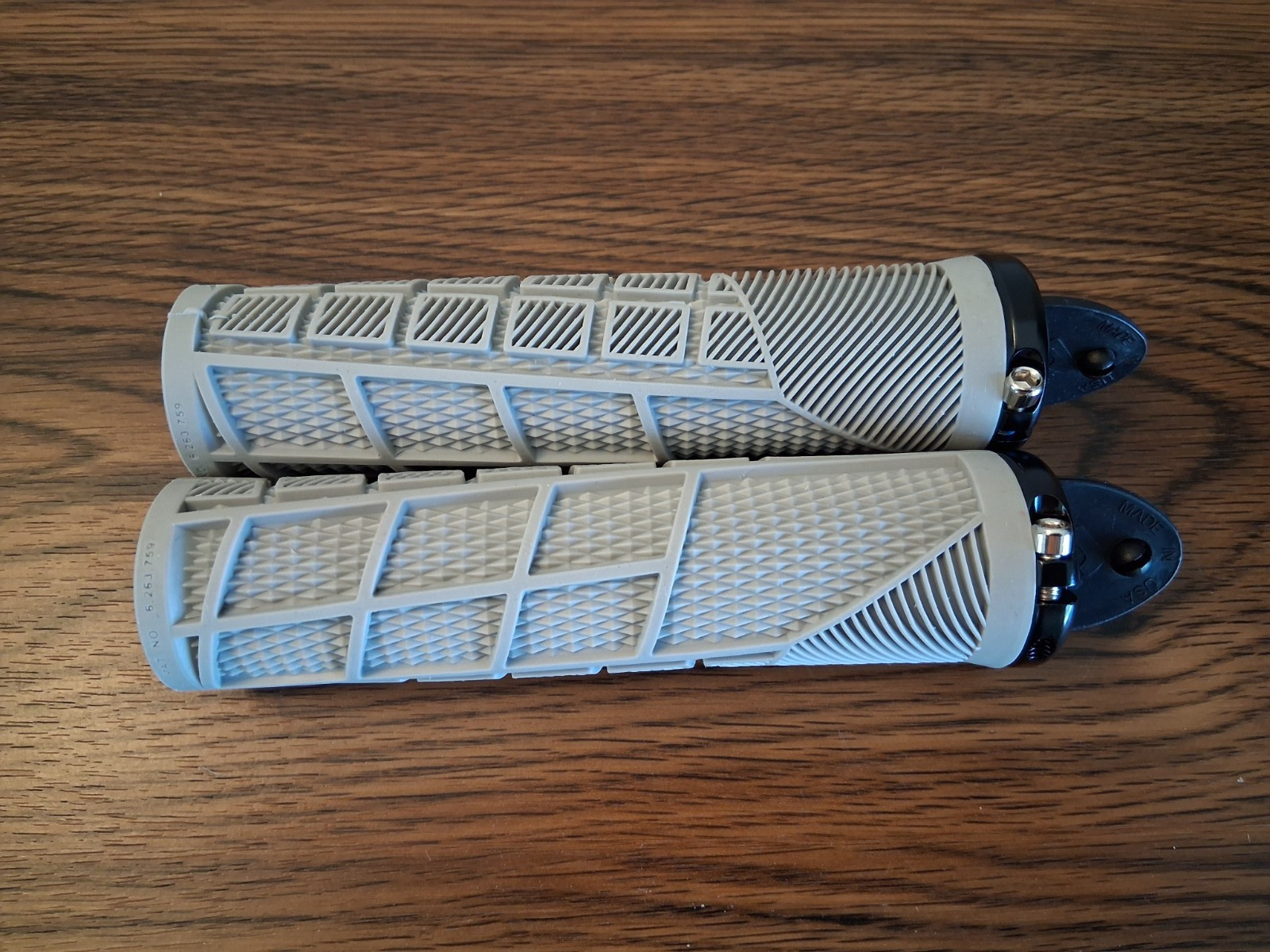 ODI Reflex V2.1 Lock-On Grips 135MM Graphite/Grey