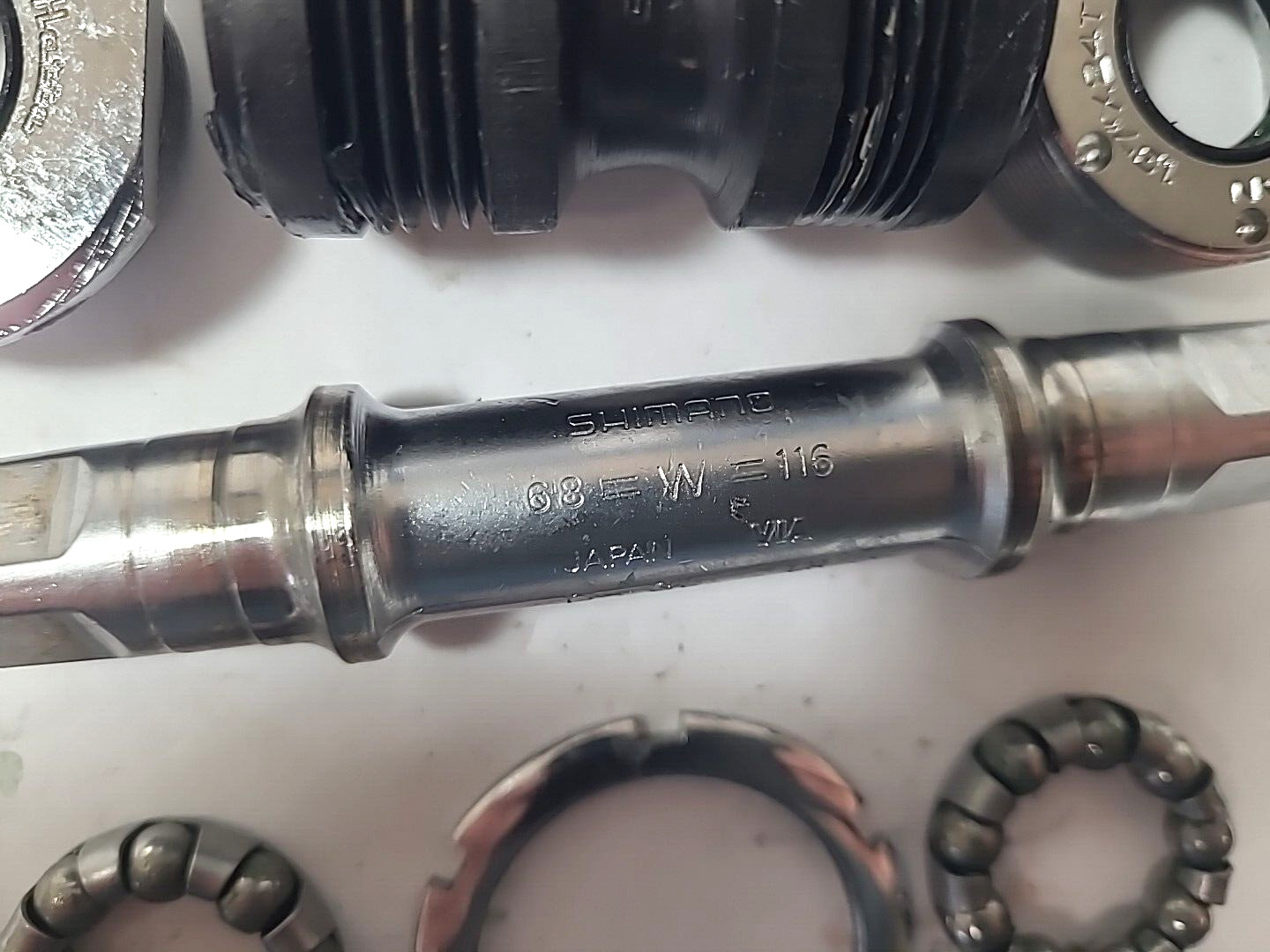 Shimano 68 / 116 CrMo Bottom Bracket w Hatta Bearing Cups / #123