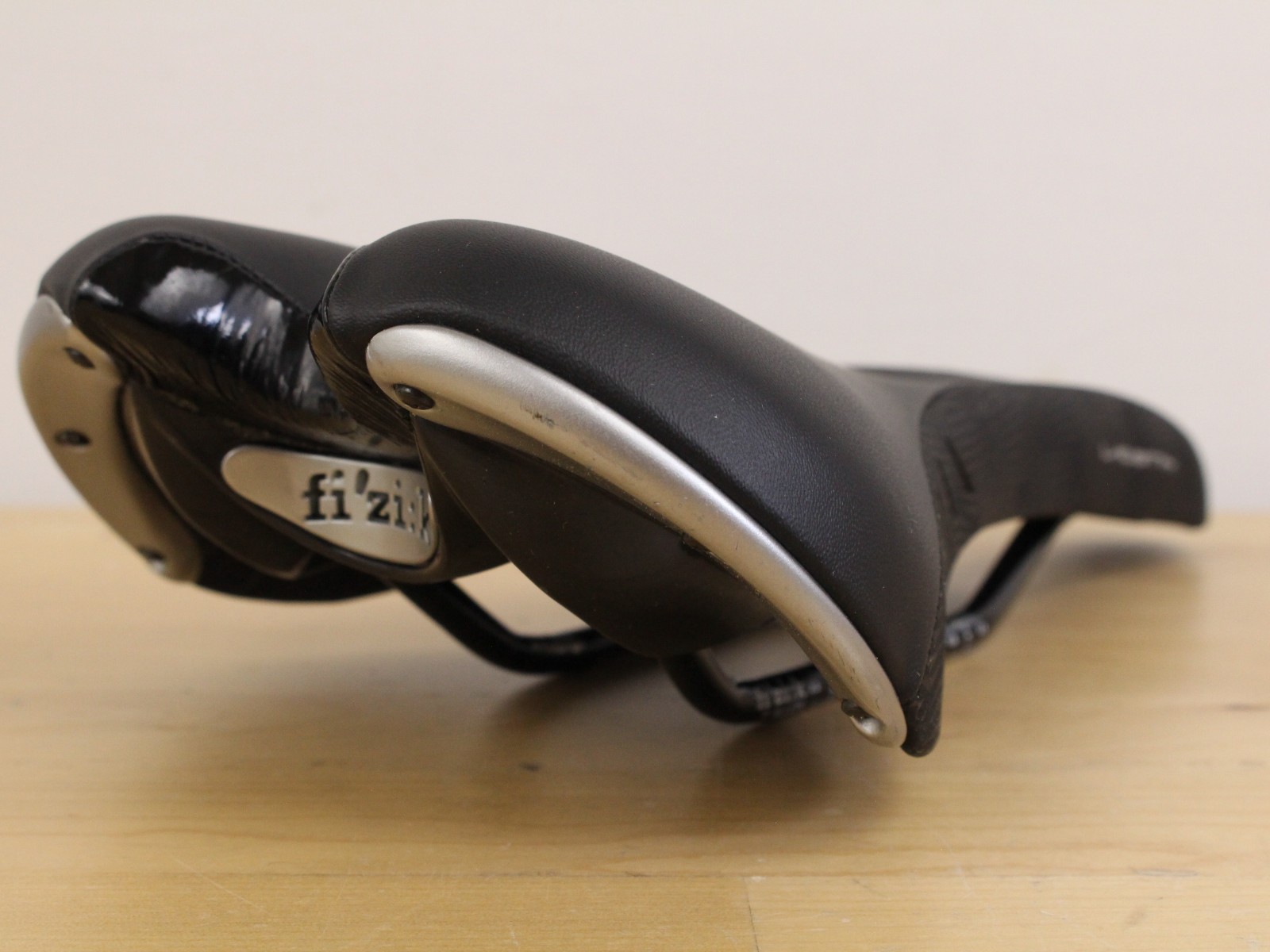 Fizik Vesta Women’s 150mm Road MTB Gravel Seat Saddle Black Performance