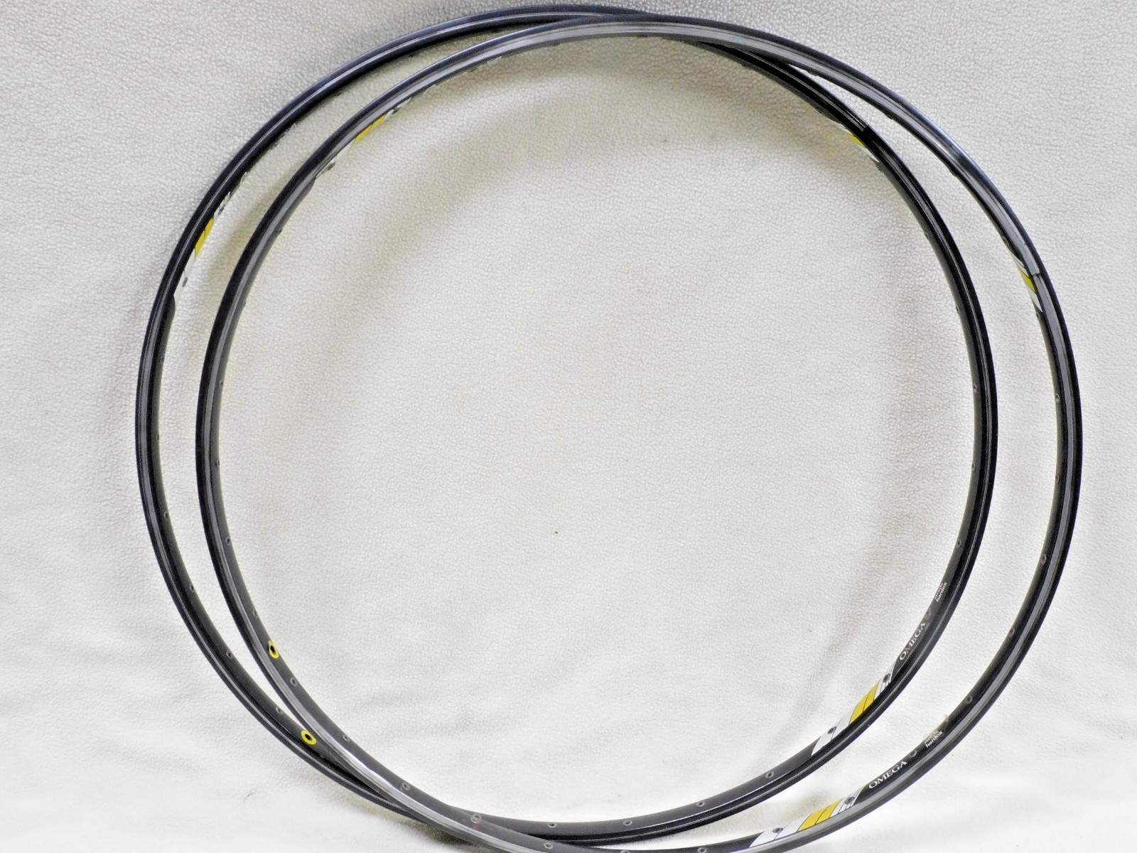 2 Campagnolo Omega Strada Hardox Dark Gray Clincher Rims 32 Holes @ 450 grams
