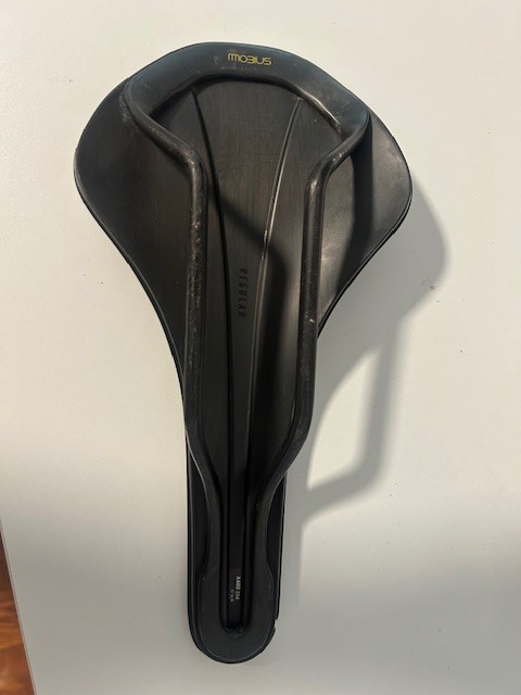 FIZIK ANTARES VERSUS EVO 00 – Regular / 139mm / MOBIUS – worn but still lovable