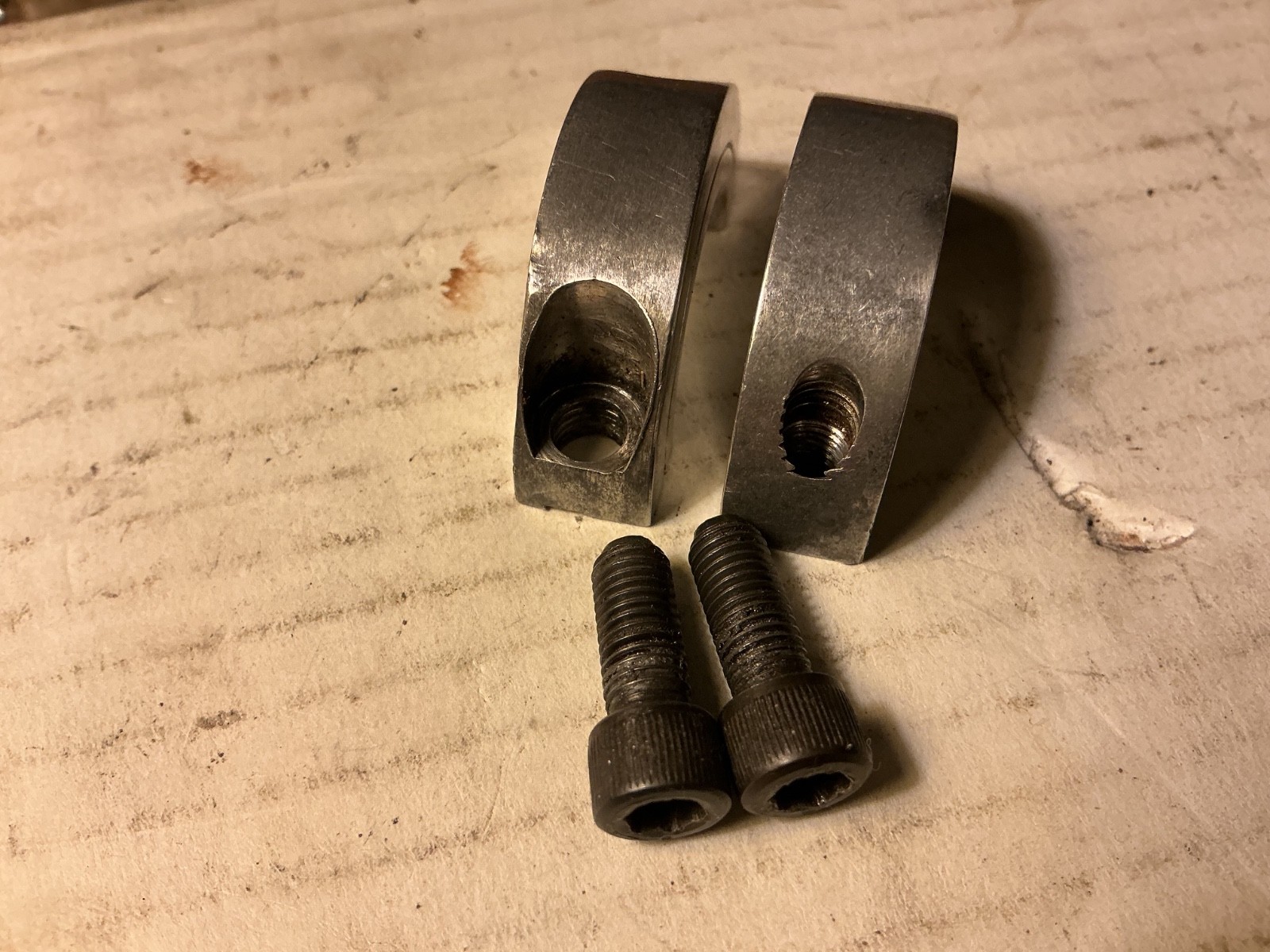 DK seat-clamp (removed from ‘85 Kuwahara Lightning) 25.4mm. Original bolts