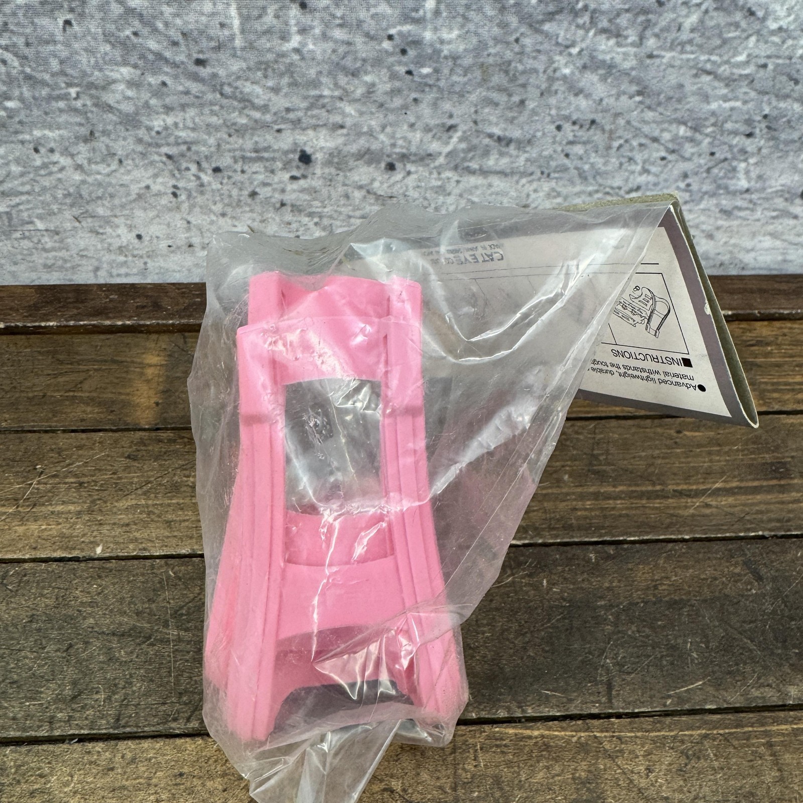 Vintage CatEye Toe Clips NOS TC-200 Pink NOS Composite Pair Japan Bike 80s