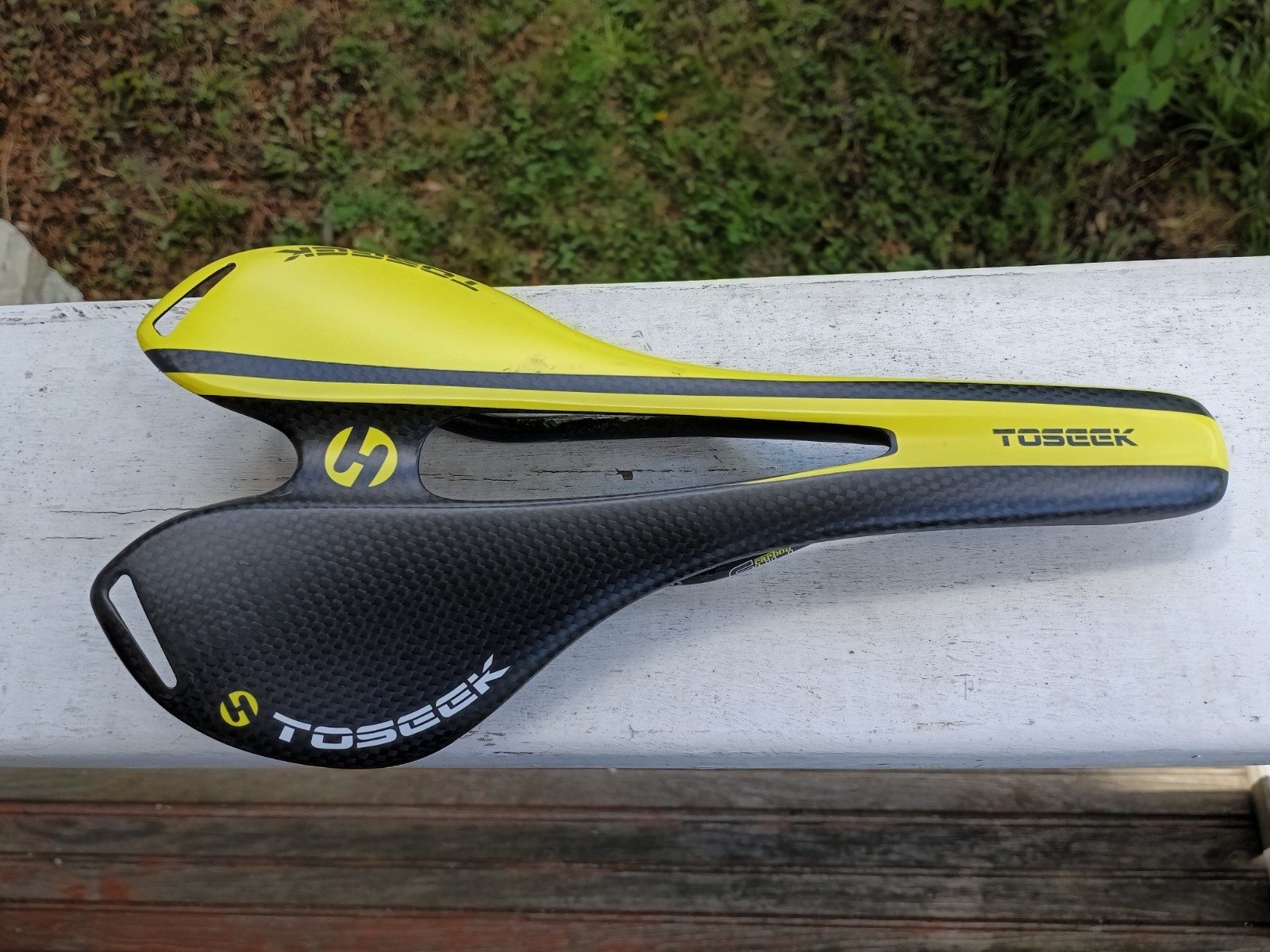 TOSEEK Full Carbon Fiber Bicycle Saddle Hollow Racing Seat 3.77 oz Yellow/Black