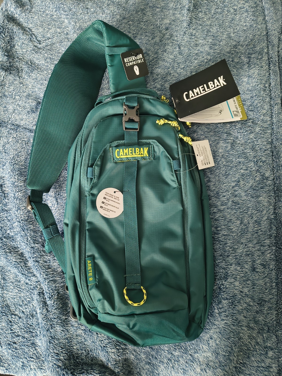Camelbak New Arete 8 Sling Bag 32oz Compatible Green/Yellow