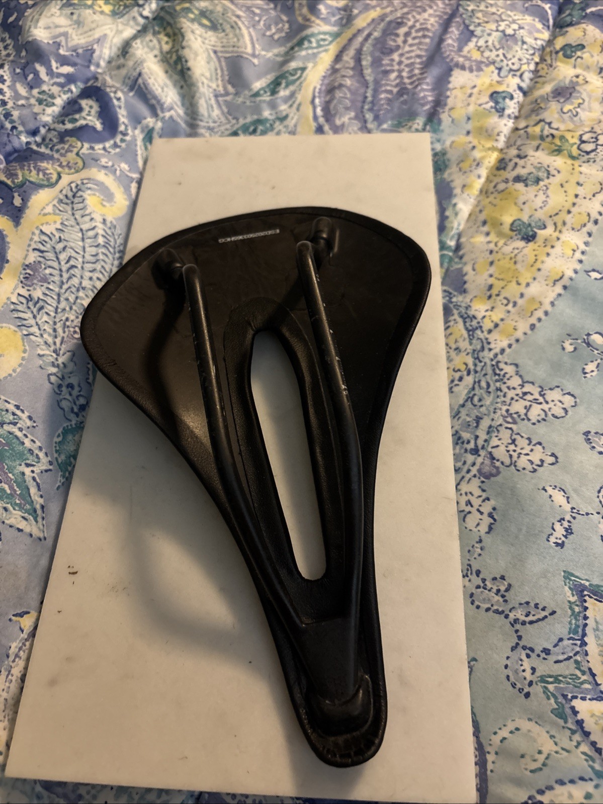 Light Thin Unbranded Saddle