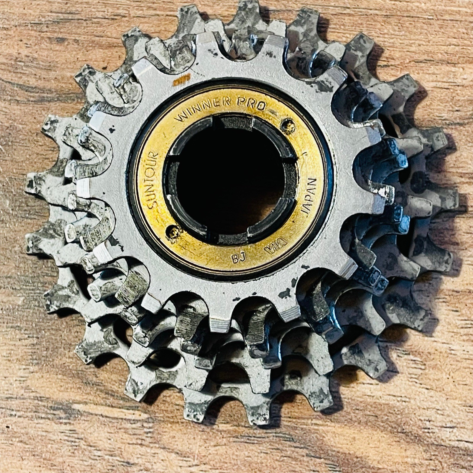 Suntour Winner Pro 6 Speed Freewheel English Thread 13-21